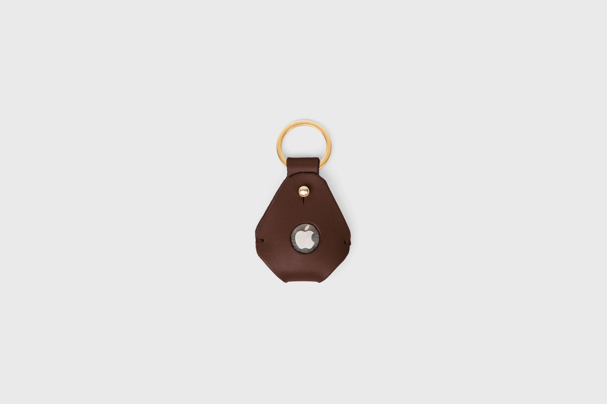 Airtag Key Ring Leather Chocolate Brown Colour Leather Vegetable Tanned Atelier Madre Manuel Dreesmann Barcelona Spain 1
