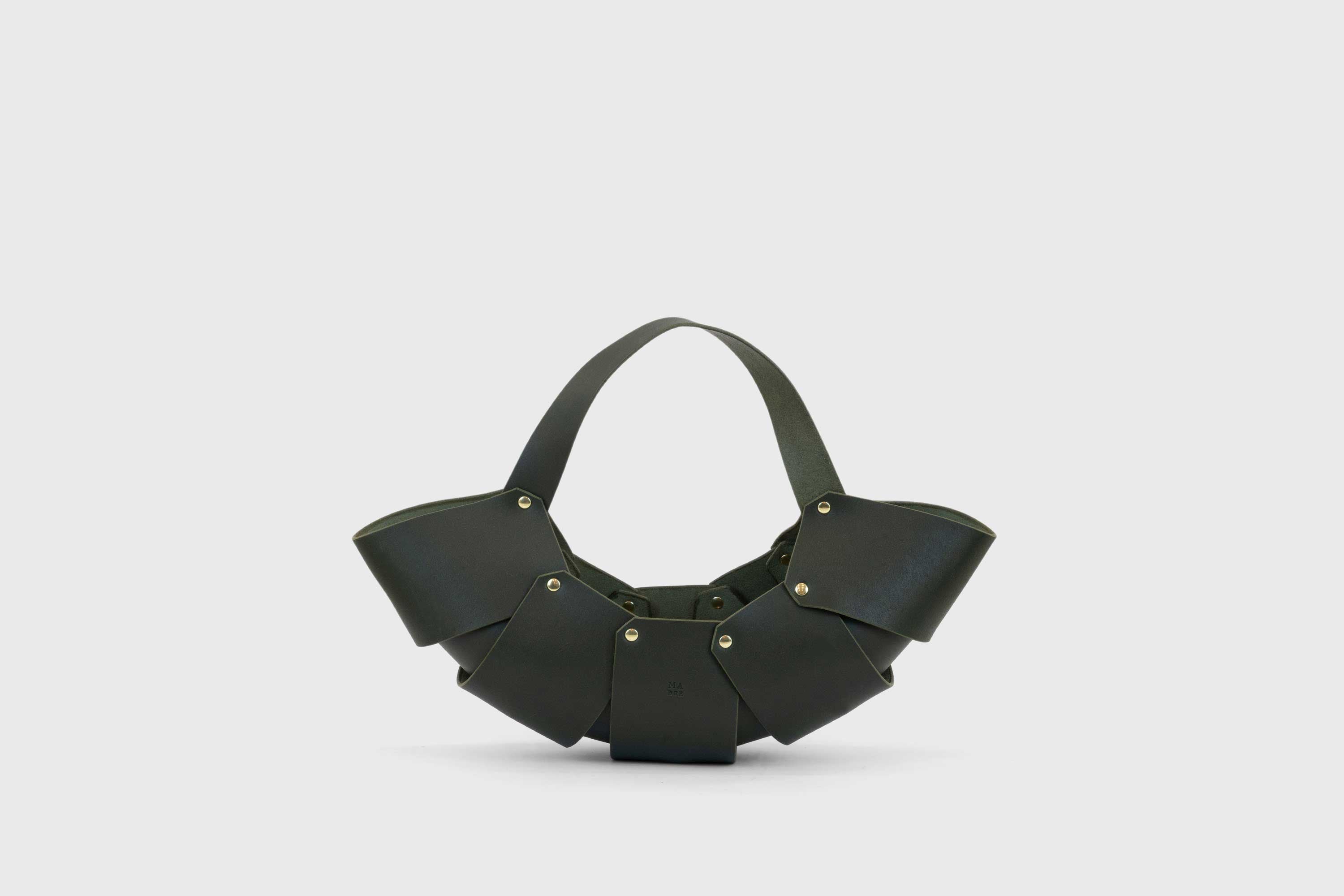 Azure Leather Bag Olive Green Vegetable Tanned Full Grain Premium Spain Brass Rivets Design Minimalist Modern Shopper Handbag Pouch Handbag Atelier Madre Manuel Dreesmann Barcelona