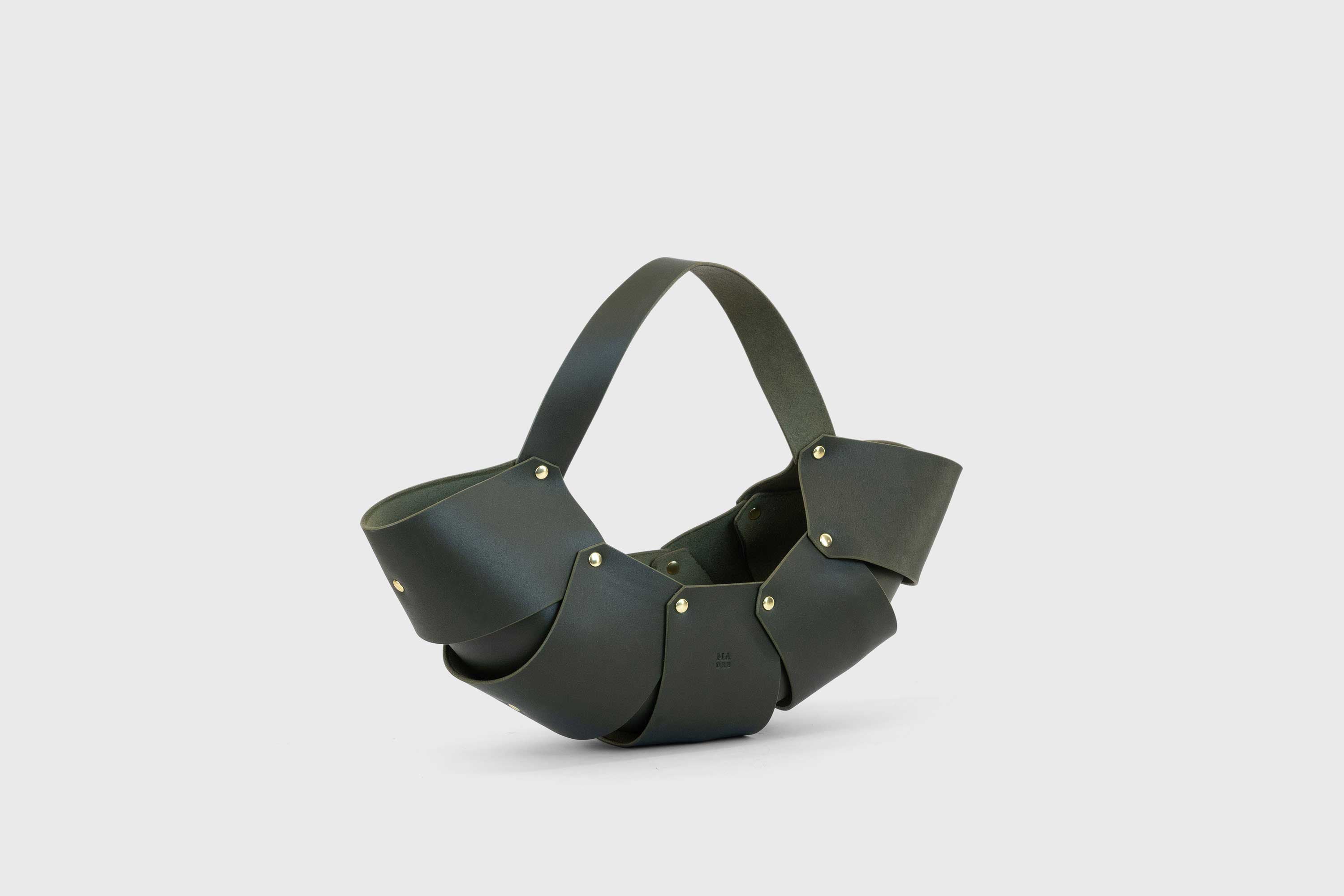 Croissant Leather Bag Olive Green Vegetable Tanned Full Grain Premium Spain Brass Rivets Design Minimalist Modern Shopper Handbag Pouch Handbag Atelier Madre Manuel Dreesmann Barcelona
