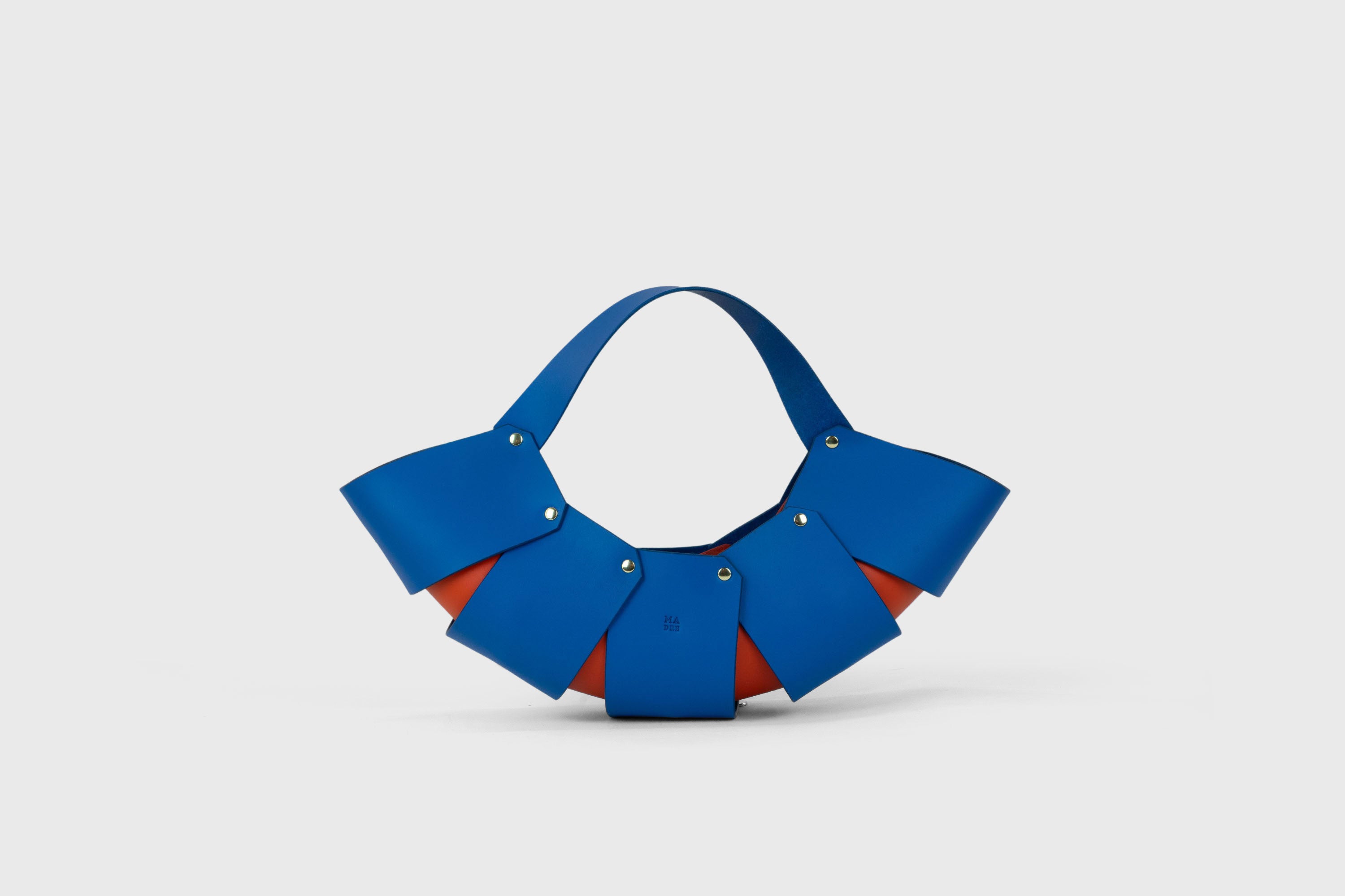 Azure Leather Bag Royal Blue Orange Vegetable Tanned Full Grain Premium Spain Brass Rivets Design Minimalist Modern Shopper Handbag Pouch Handbag Atelier Madre Manuel Dreesmann Barcelona