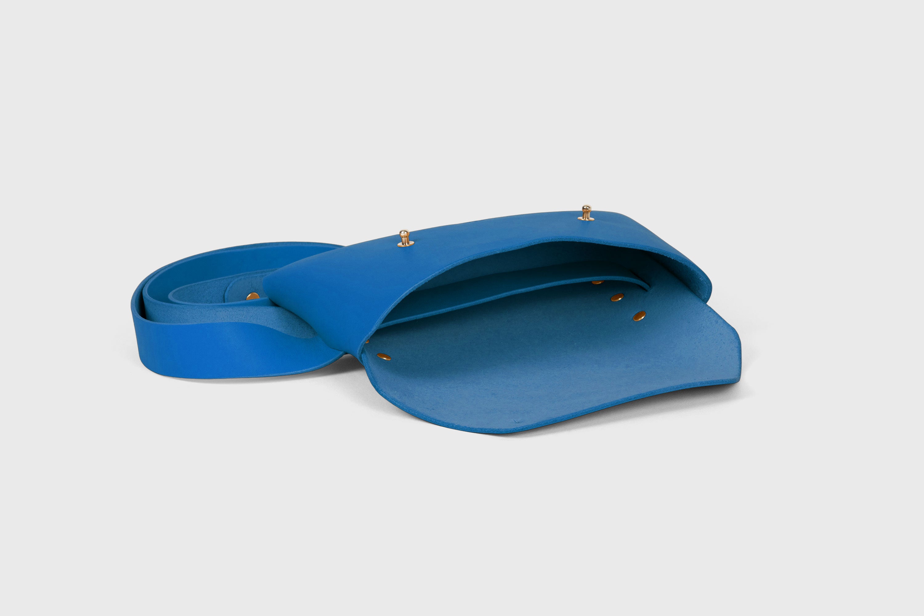 Belt Bag Leather Royal Blue Color Fanny Pack Waist Bag Vegetable Tanned Leather Full Grain Premium Quality Modern Minimalist Design Atelier Madre Manuel Dreesmann Barcelona Spain