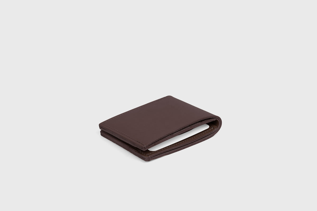 Bifold Wallet Horizontal 6 Slots Chocolate Brown Colour Leather Atelier Madre Manuel Dreesmann Barcelona Spain 4