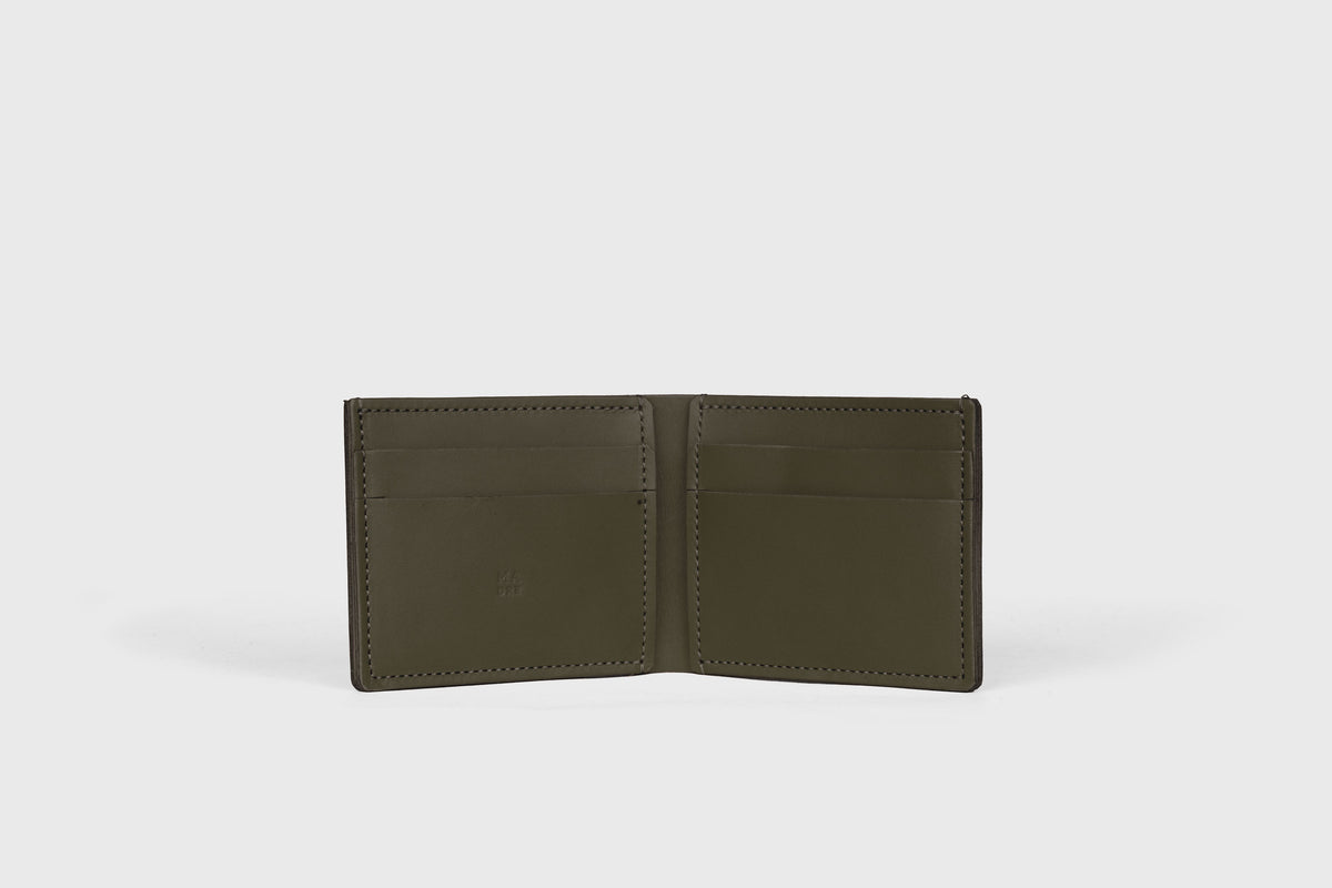 Bifold Wallet Horizontal 6 Slots Olive Green Leather Atelier Madre Manuel Dreesmann Barcelona Spain 2