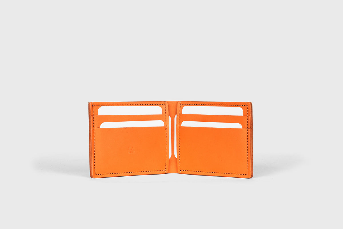 Bifold Wallet Horizontal 6 Slots Orange Leather Atelier Madre Manuel Dreesmann Barcelona Spain 1