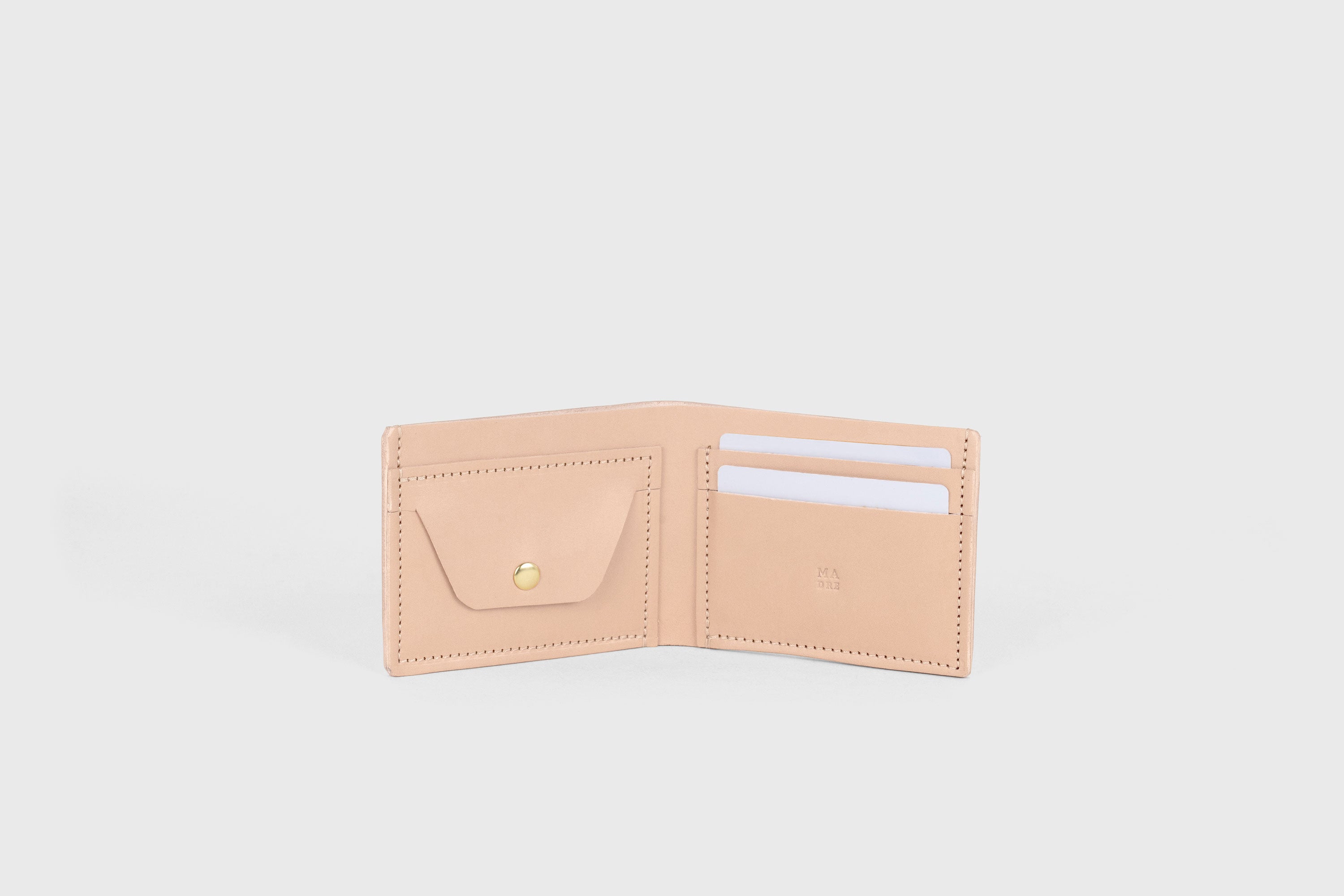 Bifold Wallet Premium Leather Natural Color Card Holder Coin Pocket Minimalist Design Atelier Madre Manuel Dreesmann Barcelona Spain