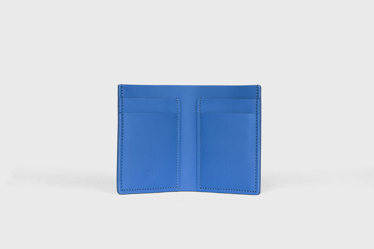 Bifold Wallet Vertical Royal Blue Color Leather Atelier Madre Manuel Dreesmann Barcelona Spain 2