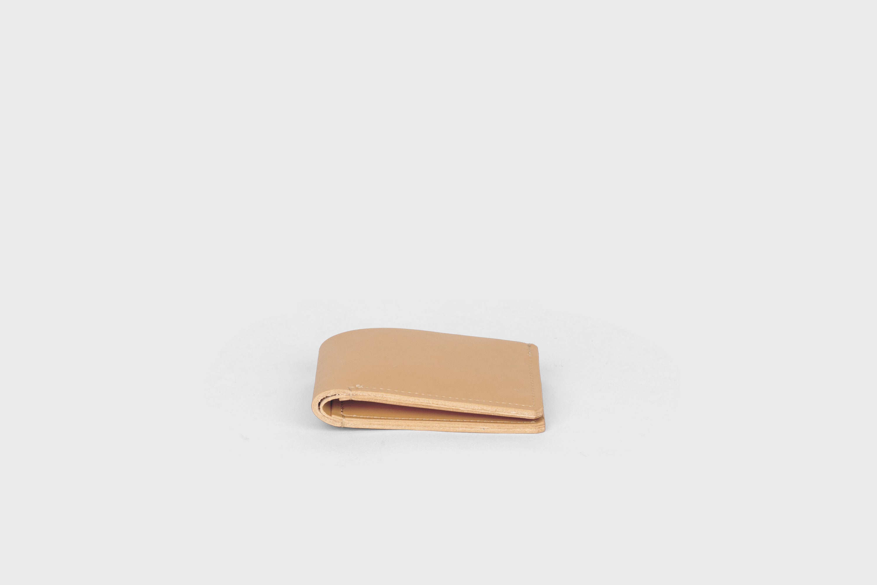 Bifold Wallet Leather Natural Color Vegetable Tanned Leather Premium Classic Design and Handcrafted By Atelier Madre Manuel Dreeesmann Barcelona Spain