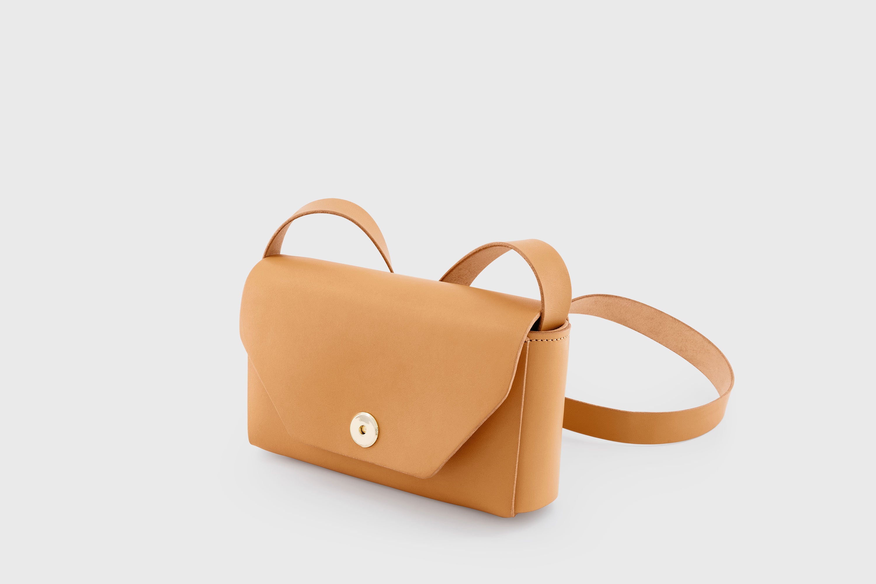 Brick Bag Brown Color Leather Square Block Vegetable Tanned Full Grain Vachetta Crossbody Shoulder Block Minimalist Premium Designer Atelier Madre Manuel Dreesmann Barcelona Spain
