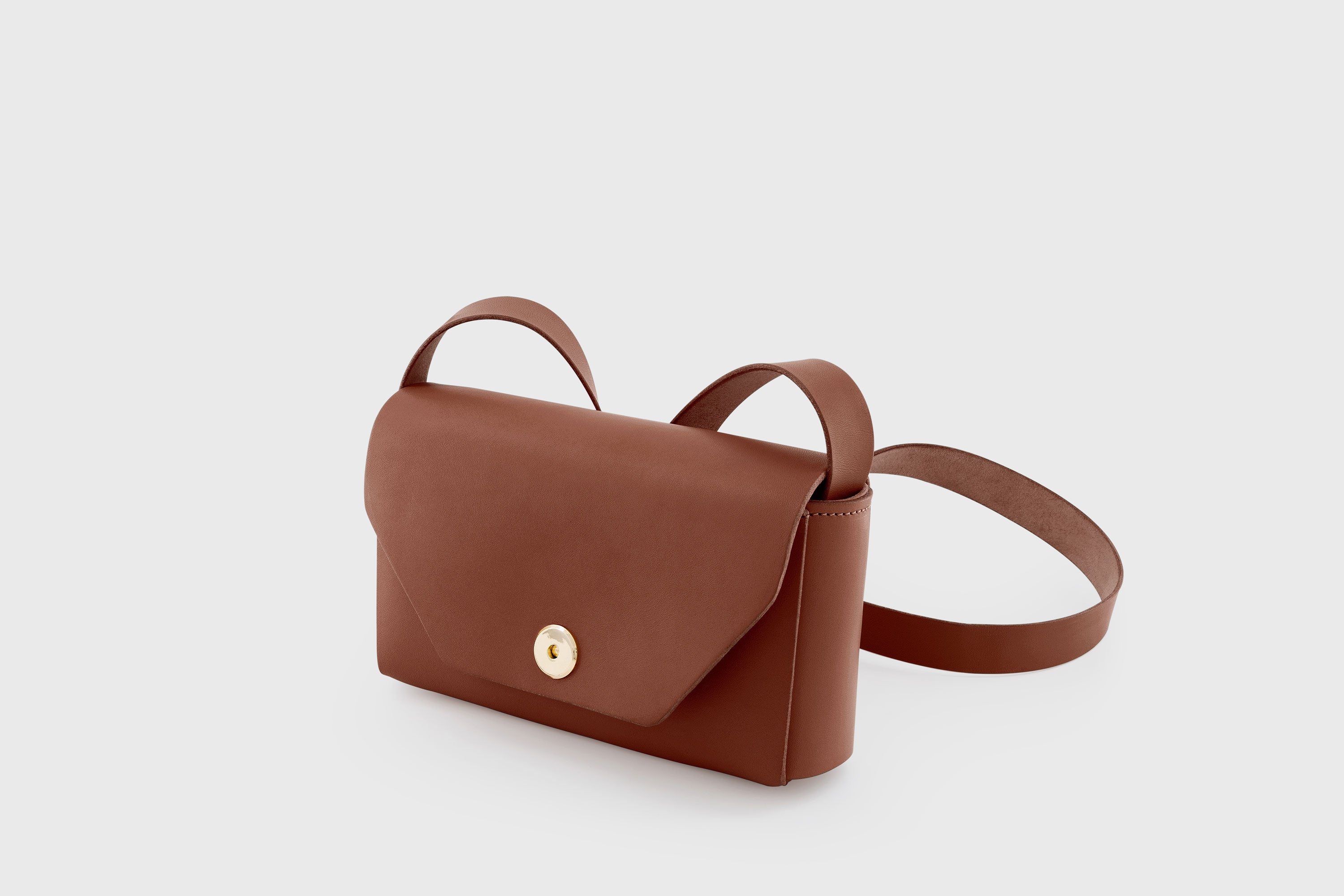 Brick Bag Dark Brown Color Leather Square Block Vegetable Tanned Full Grain Vachetta Crossbody Shoulder Block Minimalist Premium Designer Atelier Madre Manuel Dreesmann Barcelona Spain