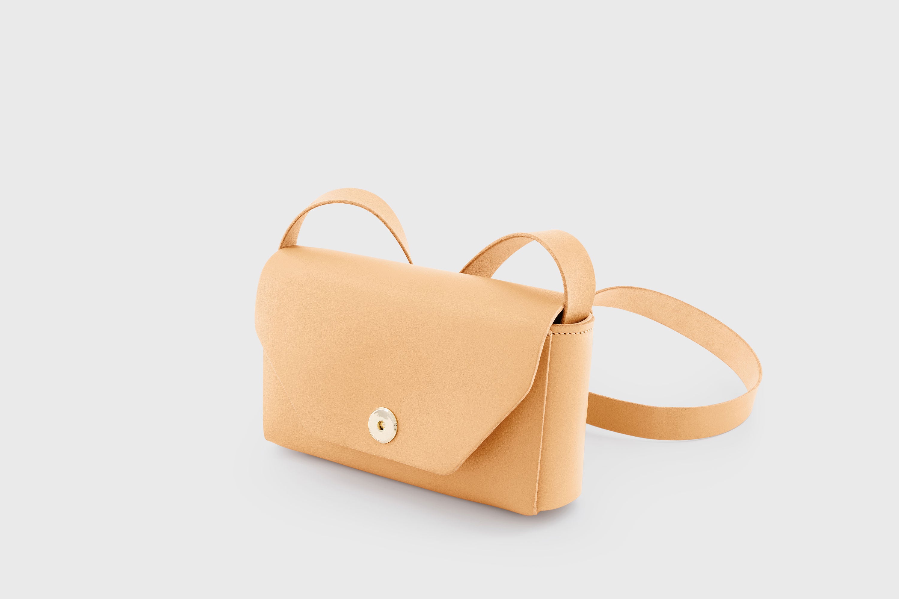 Brick Bag Natural Color Leather Square Block Vegetable Tanned Full Grain Vachetta Crossbody Shoulder Block Minimalist Premium Designer Atelier Madre Manuel Dreesmann Barcelona Spain