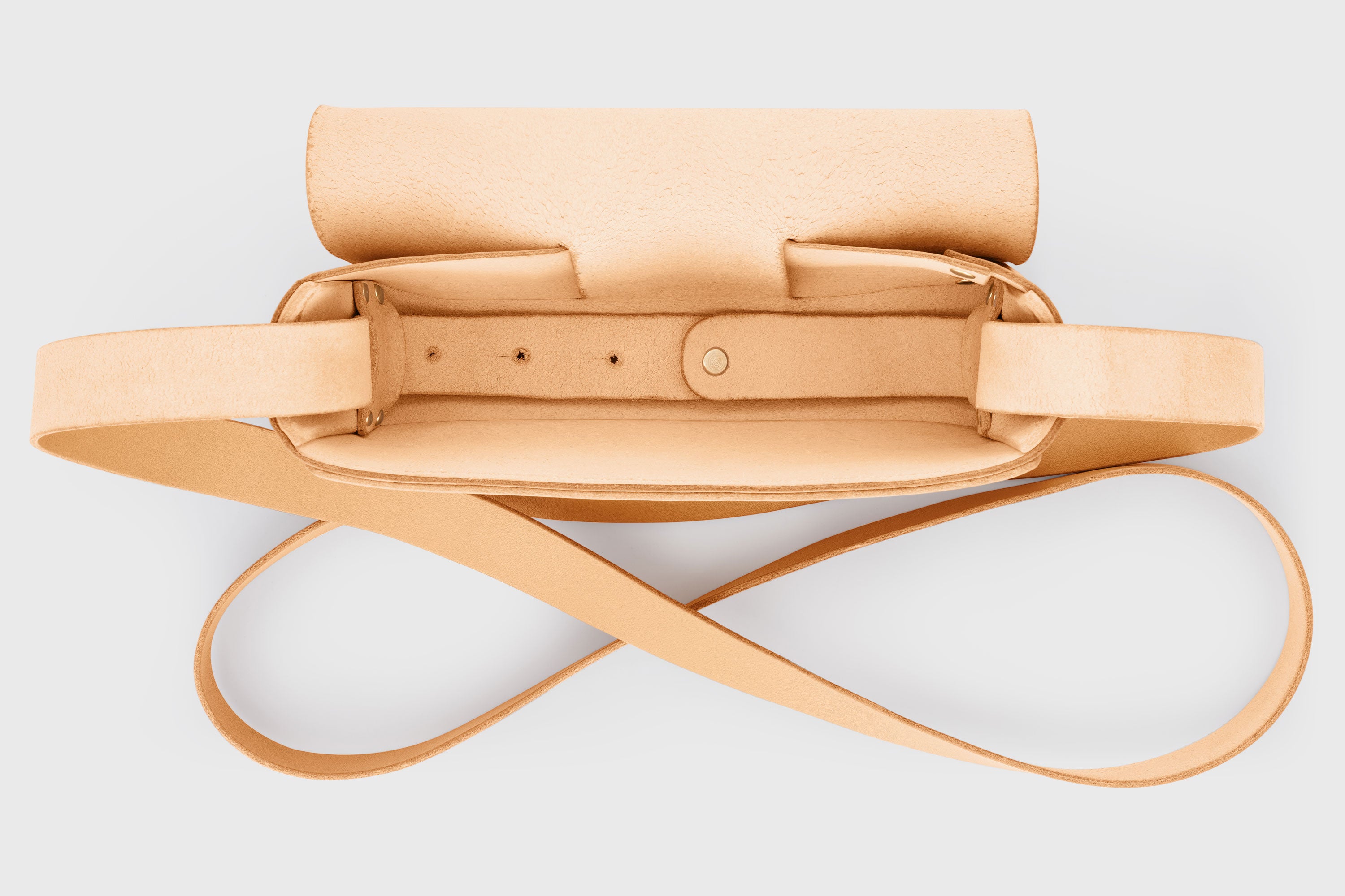Brick Bag Natural Color Leather Square Block Vegetable Tanned Full Grain Vachetta Crossbody Shoulder Block Minimalist Premium Designer Atelier Madre Manuel Dreesmann Barcelona Spain