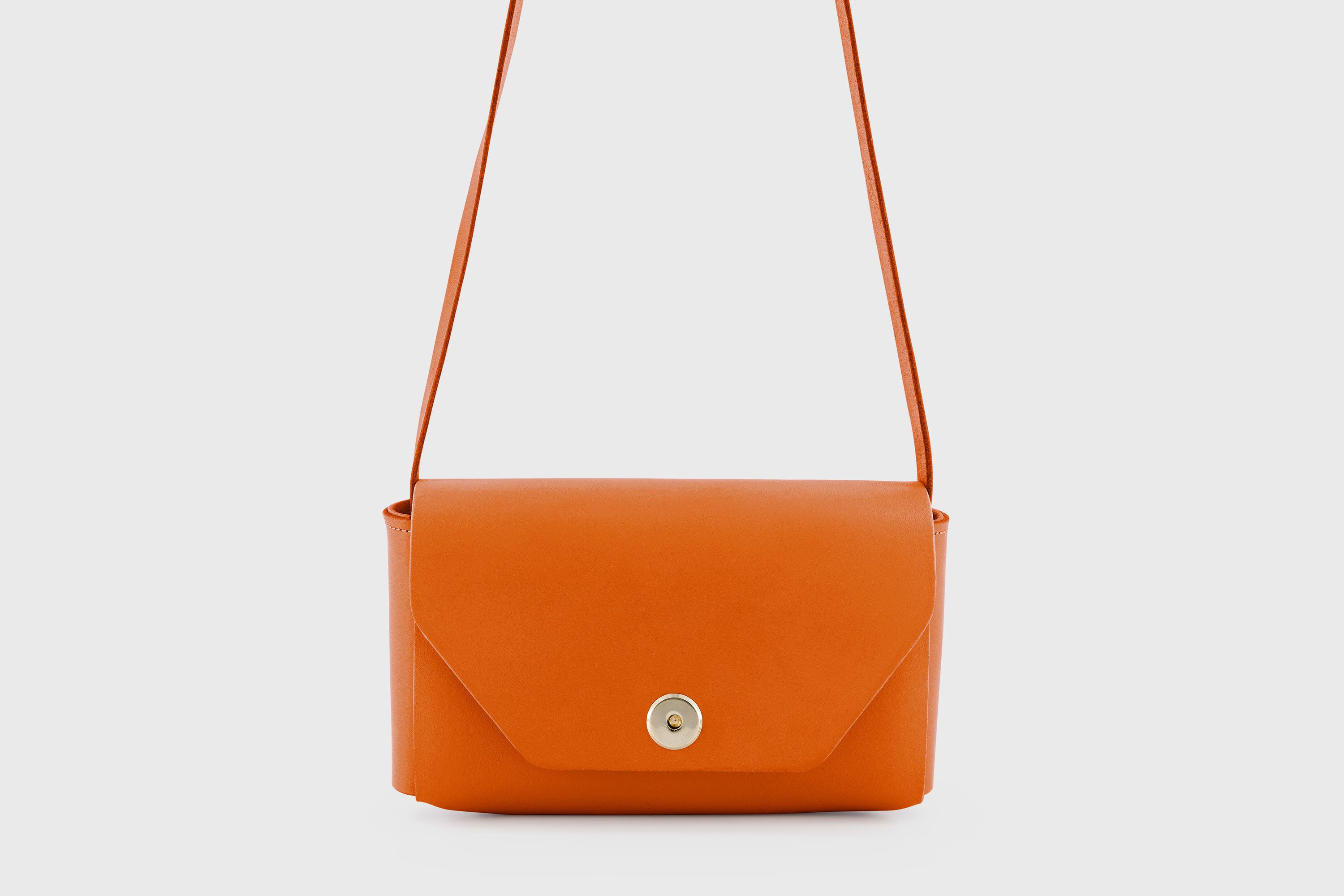 Brick Bag Orange Color Leather Square Block Vegetable Tanned Full Grain Vachetta Crossbody Shoulder Block Minimalist Premium Designer Atelier Madre Manuel Dreesmann Barcelona Spain