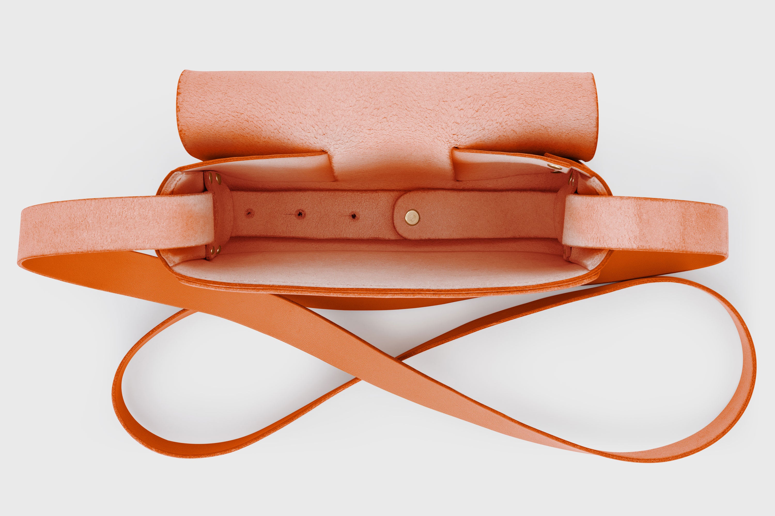 Brick Bag Orange Color Leather Square Block Vegetable Tanned Full Grain Vachetta Crossbody Shoulder Block Minimalist Premium Designer Atelier Madre Manuel Dreesmann Barcelona Spain
