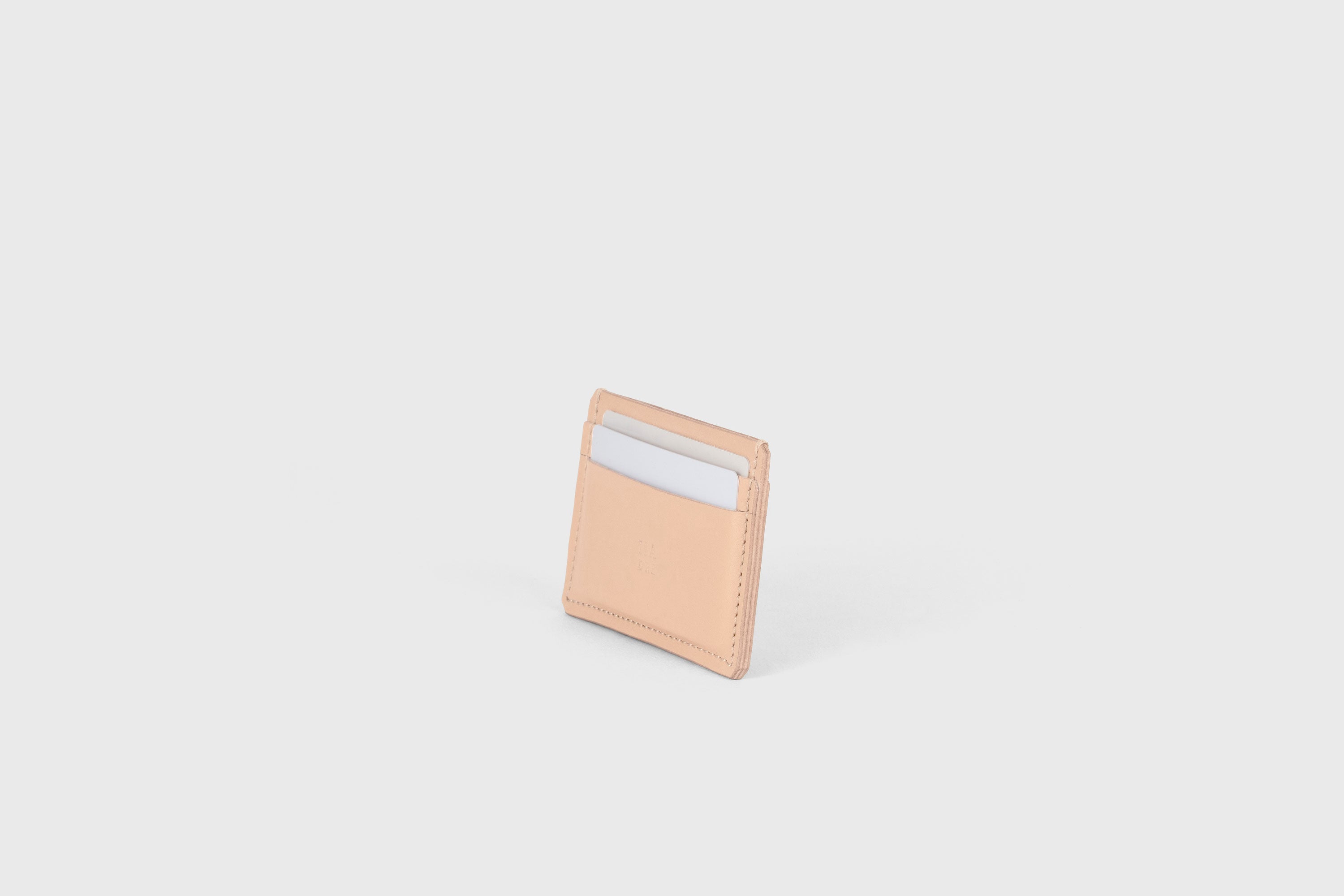 Card Wallet Premium Leather Natural Color Slim Minimalist Design Atelier Madre Manuel Dreesmann Barcelona Spain