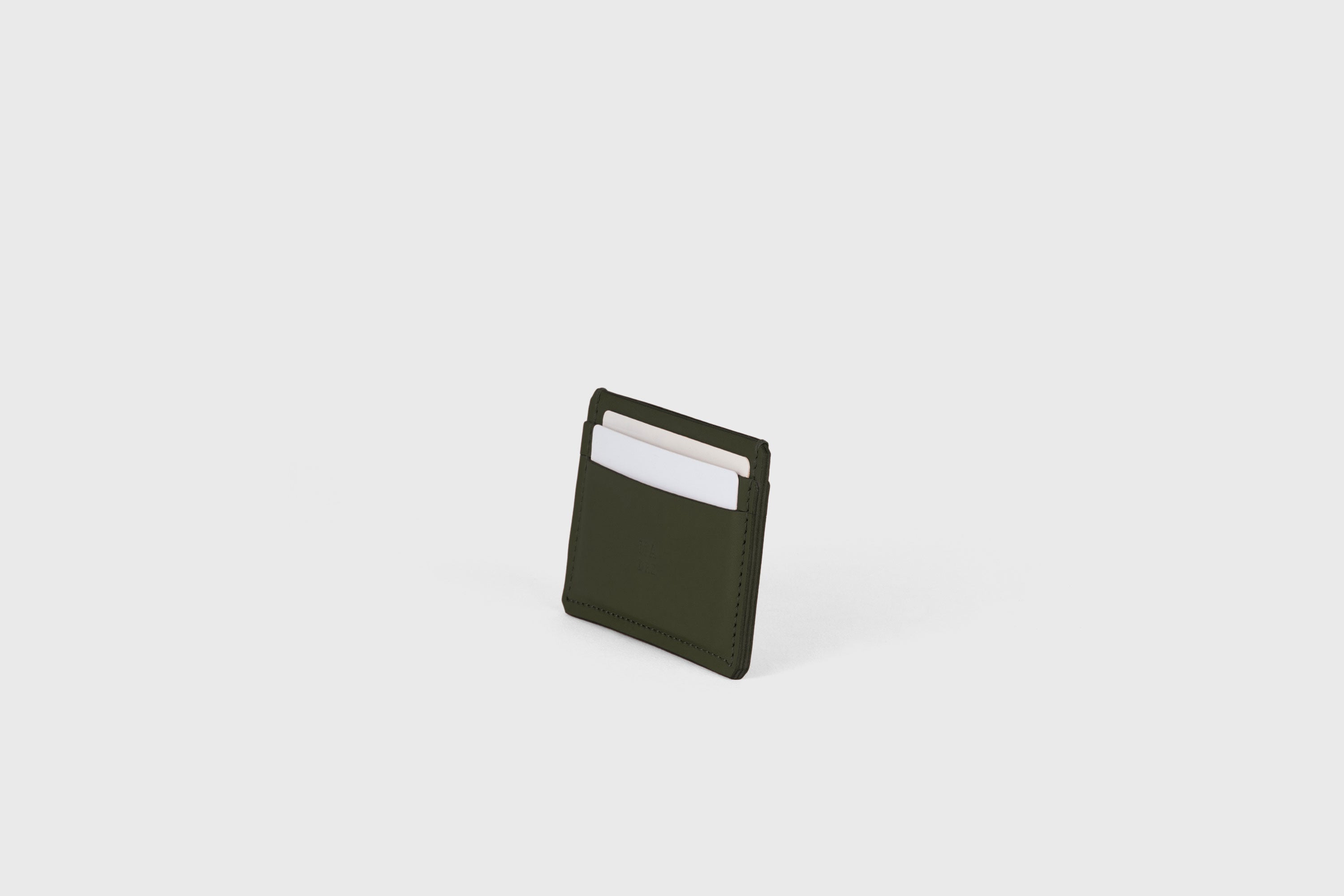 Card Wallet Premium Leather Olive Green Color Slim Minimalist Design Atelier Madre Manuel Dreesmann Barcelona Spain