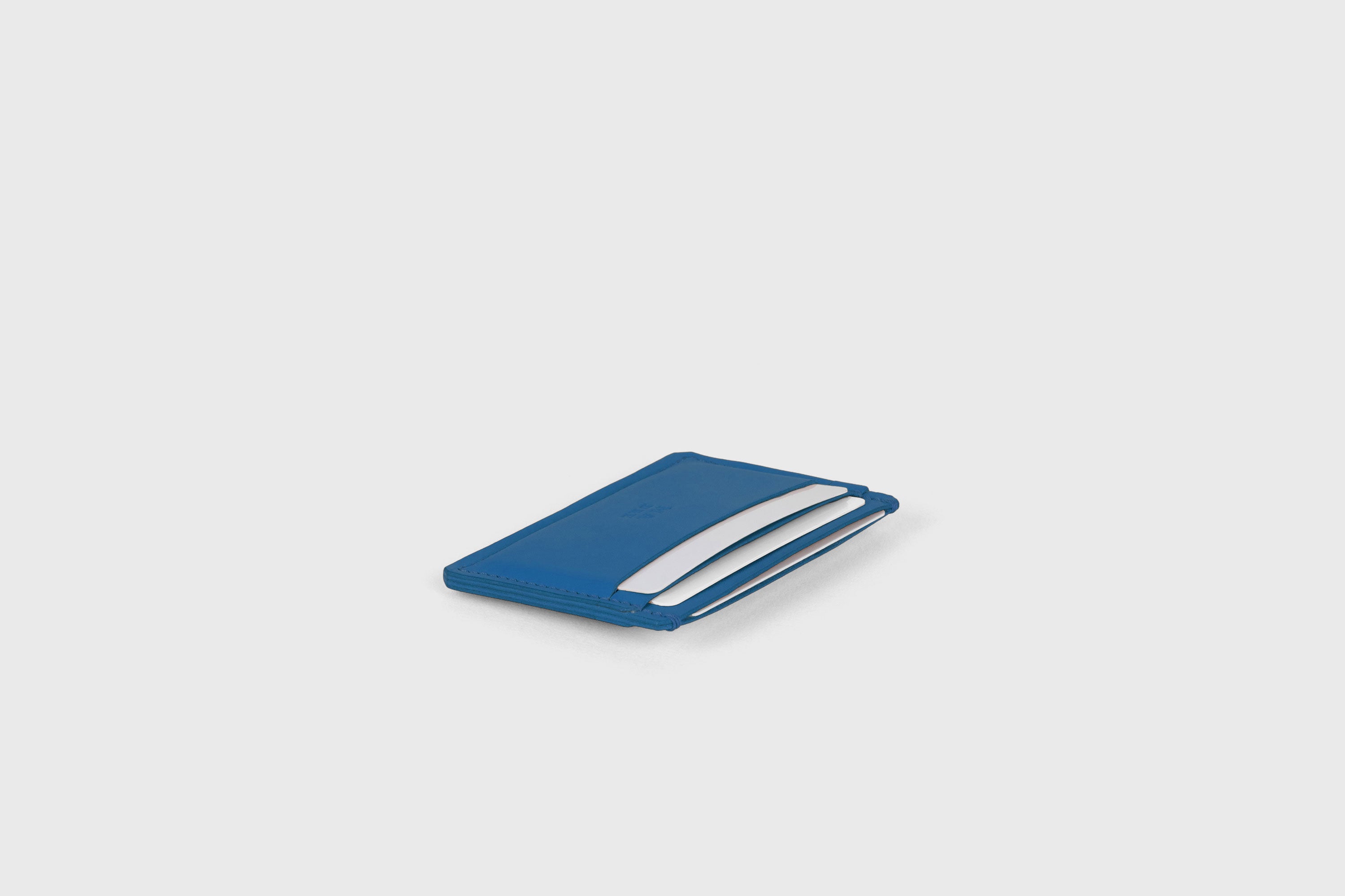 Card Wallet Premium Leather Royal Blue Color Slim Minimalist Design Atelier Madre Manuel Dreesmann Barcelona Spain