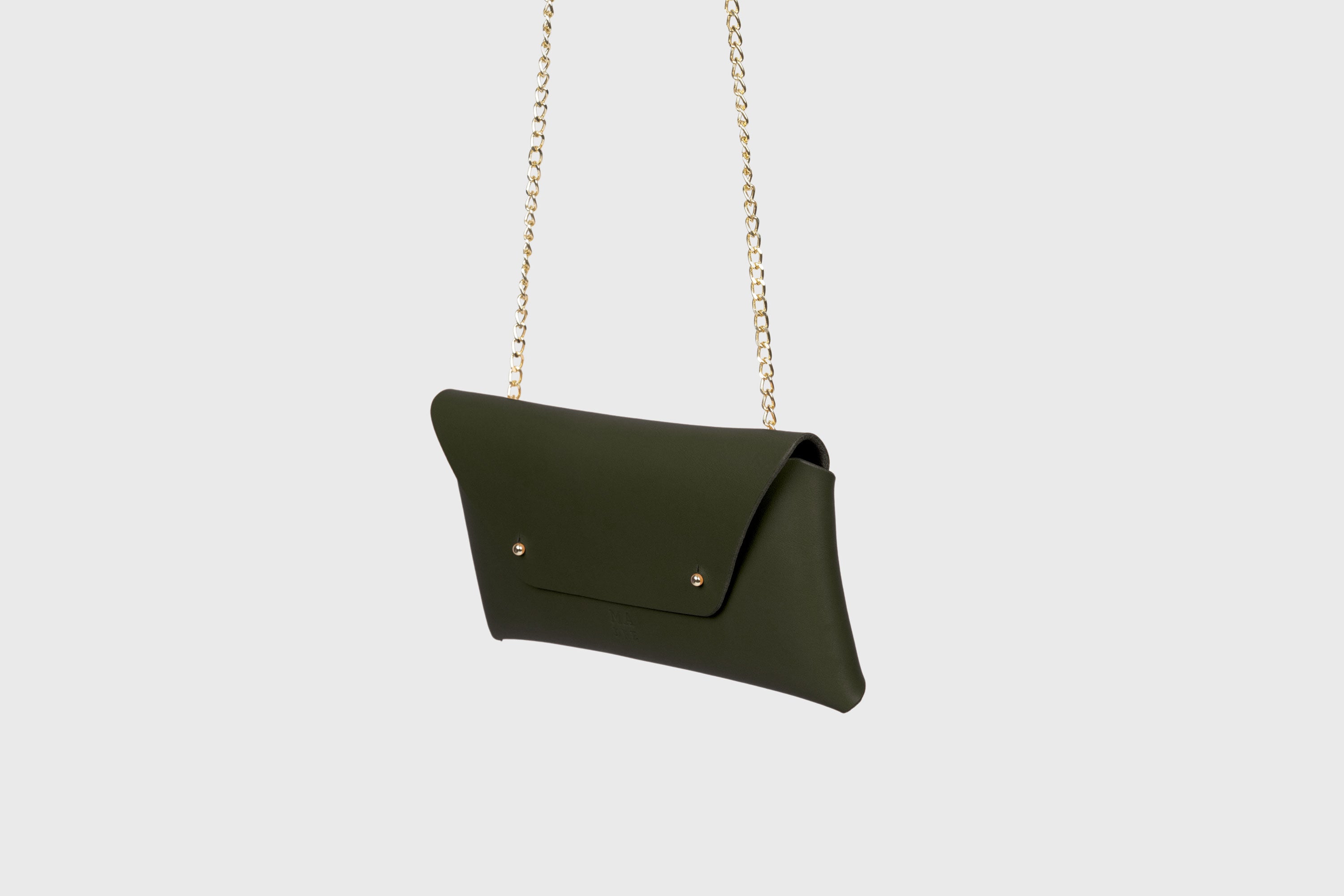 Clutch Leather Bag Gold Chain Olive Green Color Shoulder Crossbody Bag Premium Quality Minimalist Design Atelier Madre Manuel Dreesmann Barcelona Spain
