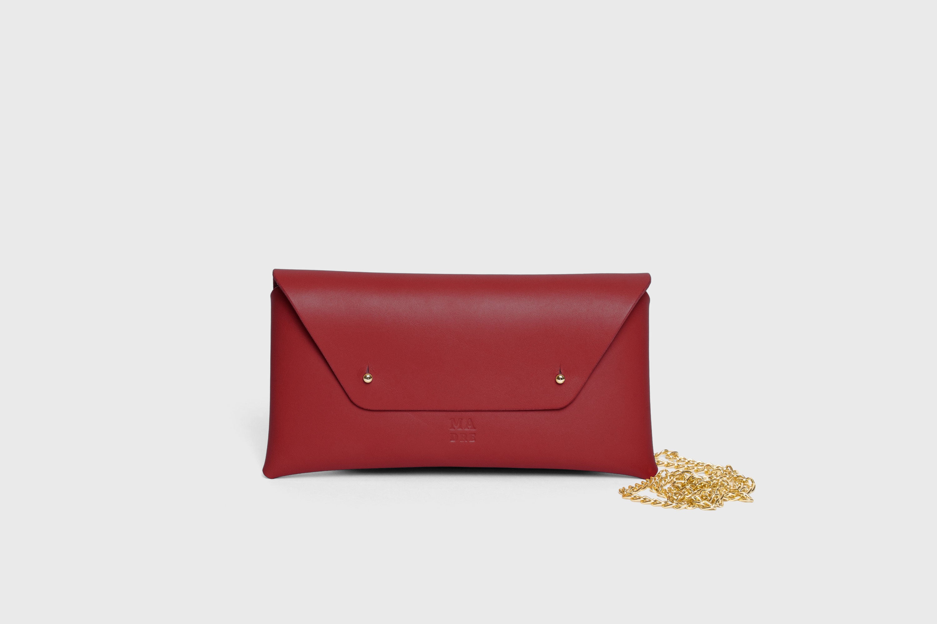 Clutch Leather Bag Gold Chain Red Color Shoulder Crossbody Bag Premium Quality Minimalist Design Atelier Madre Manuel Dreesmann Barcelona Spain