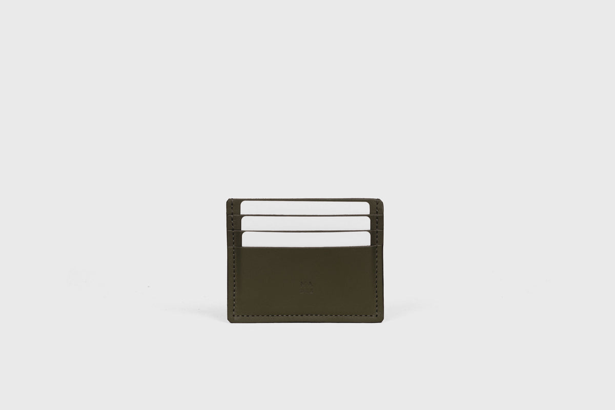 Credit Card Wallet 6 slots Olive Green Leather Atelier Madre Manuel Dreesmann Barcelona Spain 1