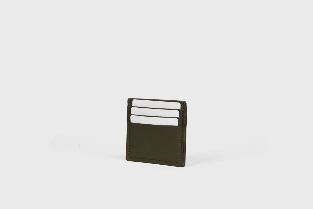 Credit Card Wallet 6 slots Olive Green Leather Atelier Madre Manuel Dreesmann Barcelona Spain 3