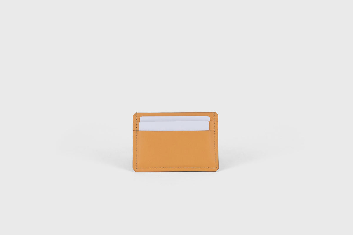 Credit Card Wallet Brown Slim Minimalist Atelier Madre Manuel Dreesmann Barcelona Spain 2