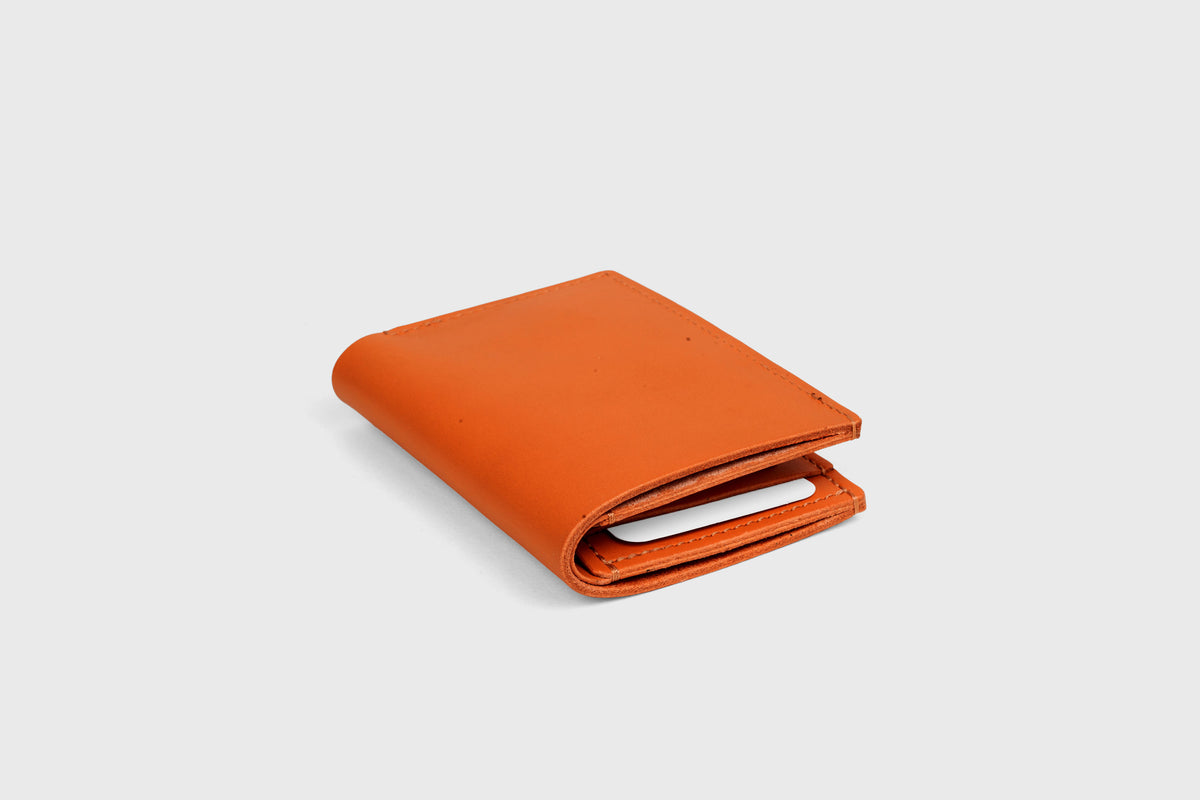 Credit Card Wallet Minimalist Leather Orange Atelier Madre Manuel Dreesmann 3