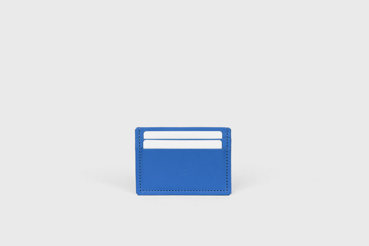 Credit Card Wallet Minimalist Leather Royal Blue Atelier Madre Manuel Dreesmann 1