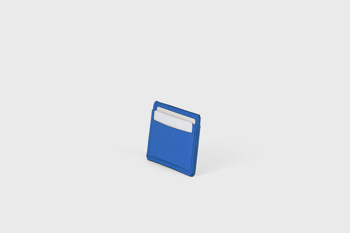 Credit Card Wallet Royal Blue Colour Slim Minimalist Atelier Madre Manuel Dreesmann Barcelona Spain 3