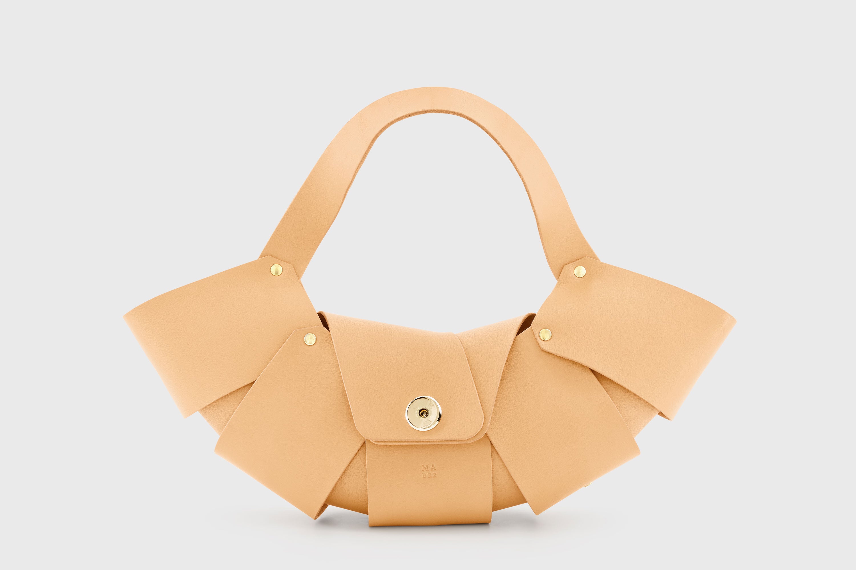 Croissant Bag Natural Leather Magnetic Closure Full Grain Vegetable Tanned Leather High Quality Modern Minimalistic Organic Design Full Brass Rivets Atelier Madre Manuel Dreesmann Barcelona Spain