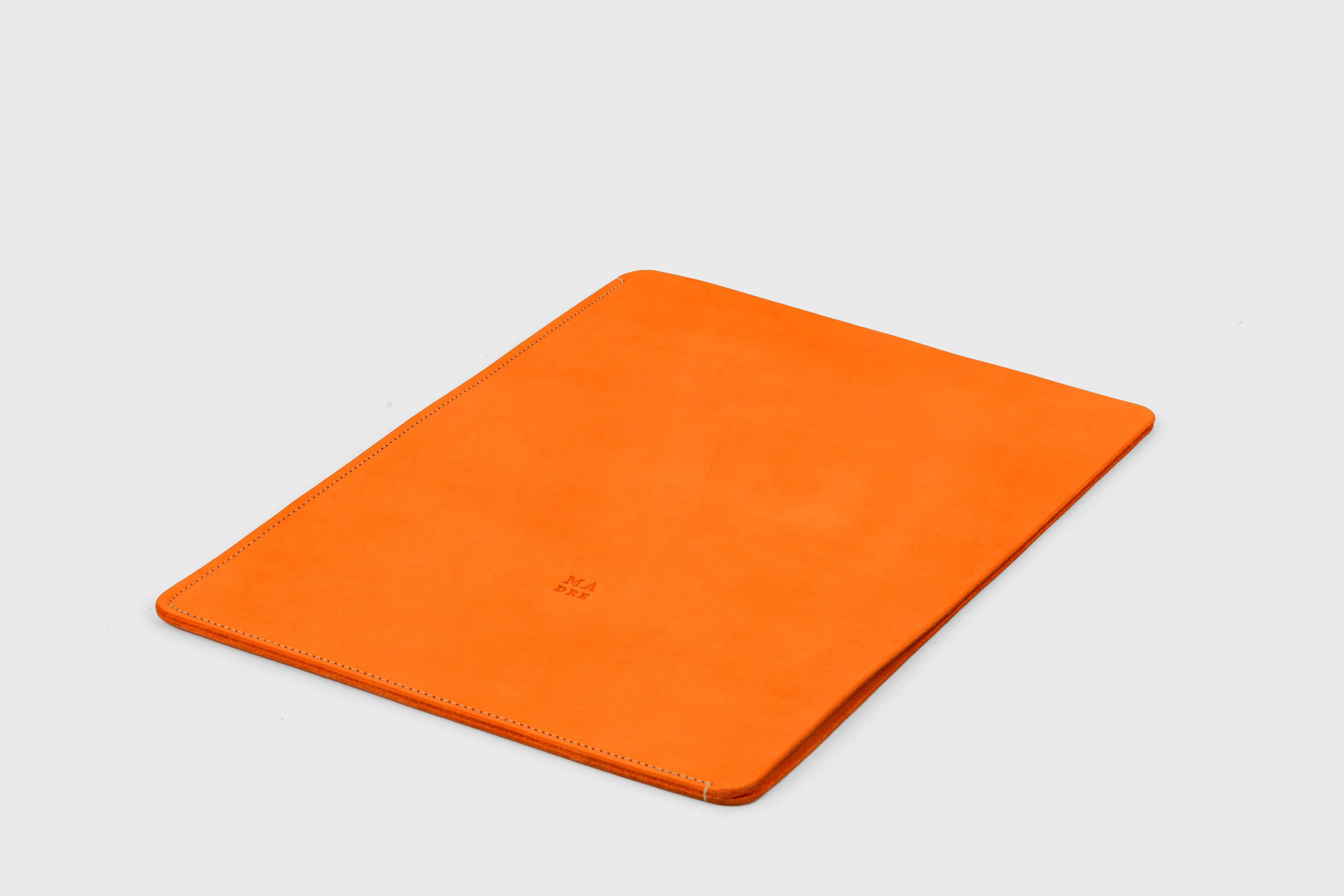 Document Folder Leather Orange Color Minimalist Design Atelier Madre Manuel Dreesmann Barcelona Spain