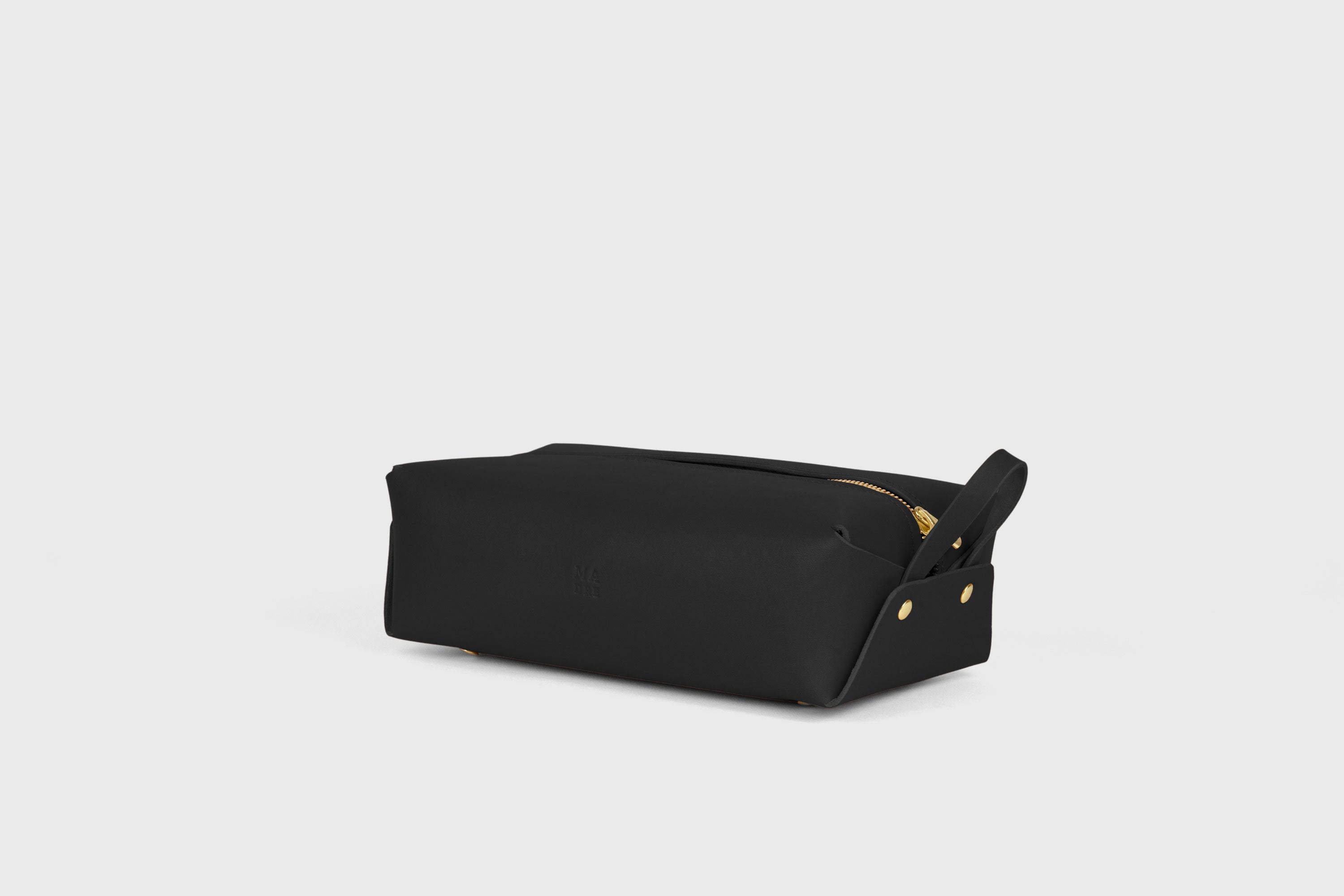 Dopp Kit Black Color Leather Toiletry Bag Make Up Pouch Travel Pack Hygiene Bag Zipper Premium Quality Minimalistic Modern Design Atelier Madre Manuel Dreesmann Barcelona Spain