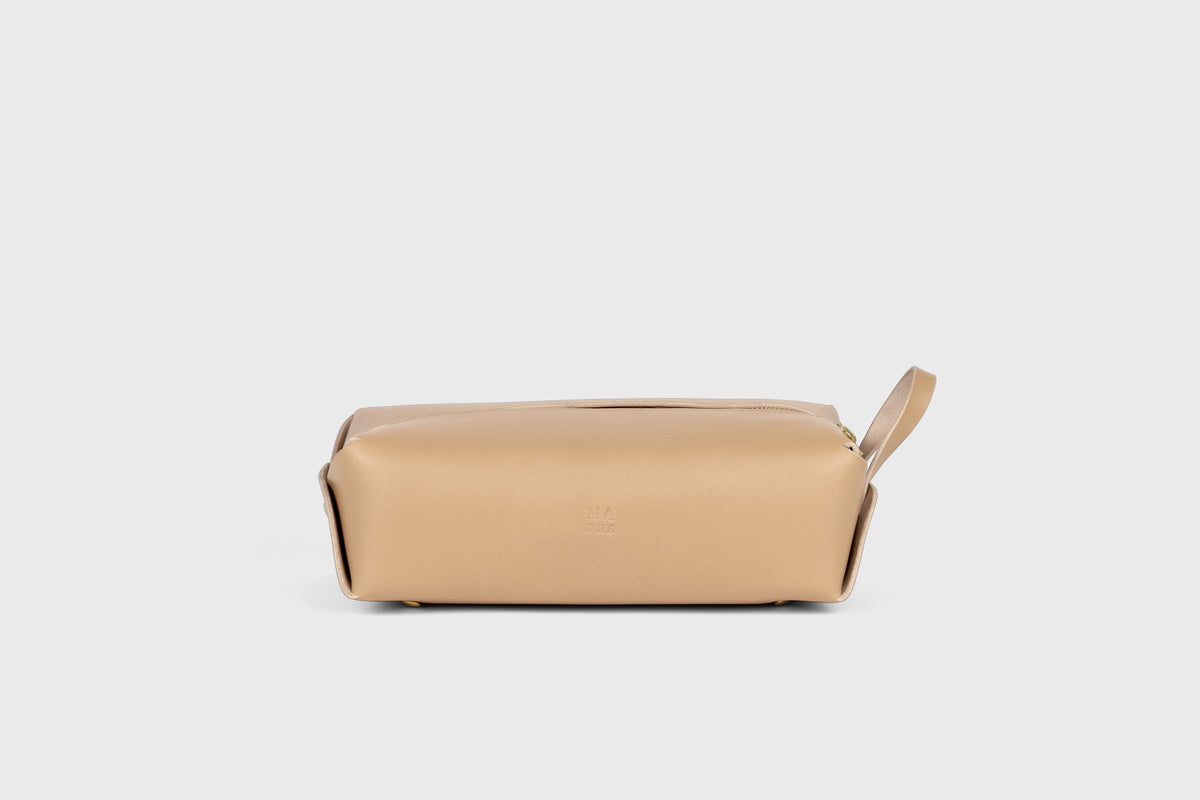 Dopp Kit Toiletry Bag Natural Color Leather Travel Make Up Bag Zipper Premium Quality Minimalistic Modern Design Manuel Dreesmann Atelier Madre Barcelona Spain 5