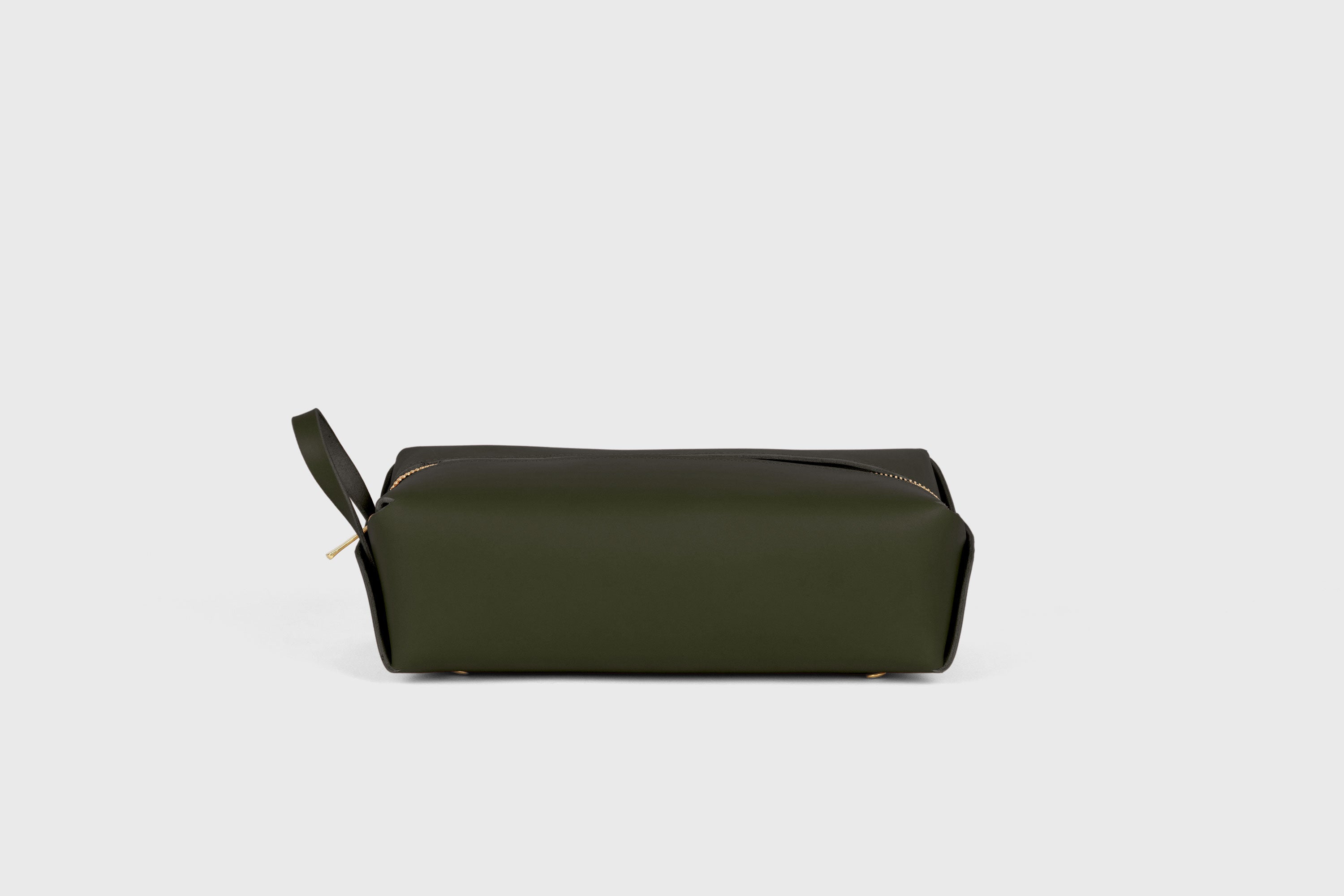 Dopp Kit Olive Green Color Leather Toiletry Bag Make Up Pouch Travel Pack Hygiene Bag Zipper Premium Quality Minimalistic Modern Design Atelier Madre Manuel Dreesmann Barcelona Spain