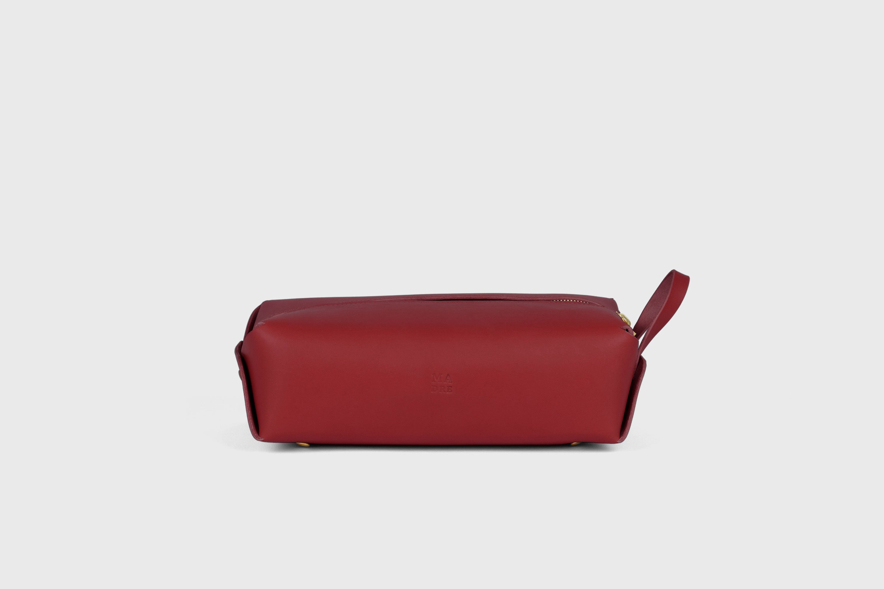 Dopp Kit Red Color Leather Toiletry Bag Make Up Pouch Travel Pack Hygiene Bag Zipper Premium Quality Minimalistic Modern Design Atelier Madre Manuel Dreesmann Barcelona Spain
