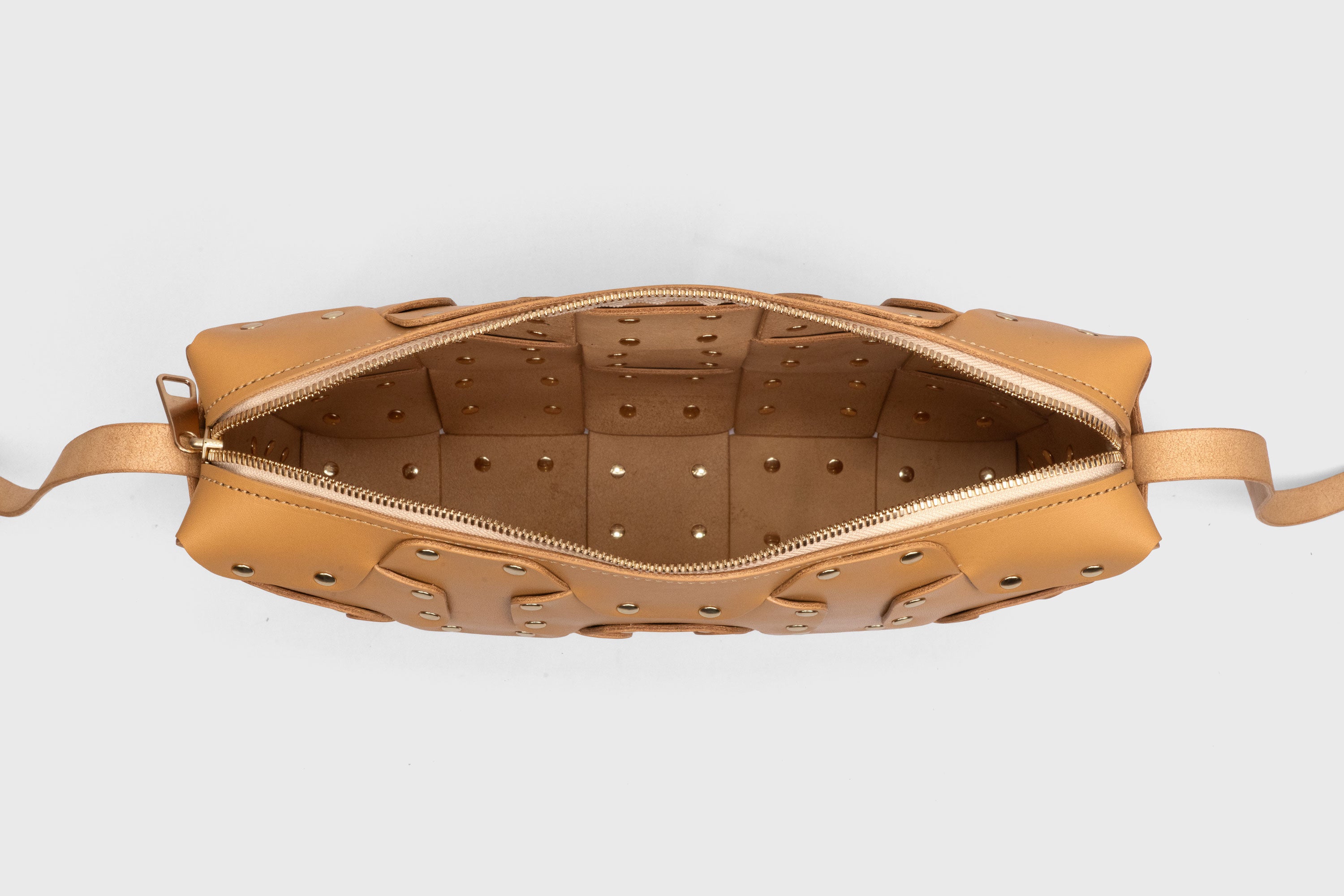Double Rivet Bag Big, Brown Colour, Vegetable-Tanned Leather, Modern Minimal Design. Premium Quality, Atelier Madre, Manuel-Dreesmann, Barcelona