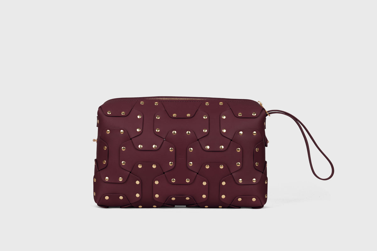 Double Rivet Bag Big Burgundy Colour Leather Vegetable Tanned Modern Minimal Design Premium Quality Atelier Madre Manuel Dreesmann Barcelona Spain 5