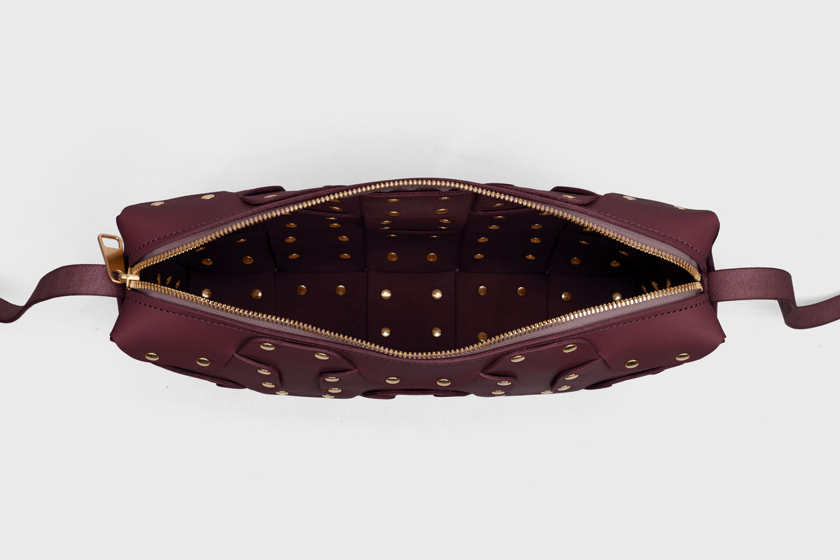 Double Rivet Bag Big Burgundy Colour Leather Vegetable Tanned Modern Minimal Design Premium Quality Atelier Madre Manuel Dreesmann Barcelona Spain 6