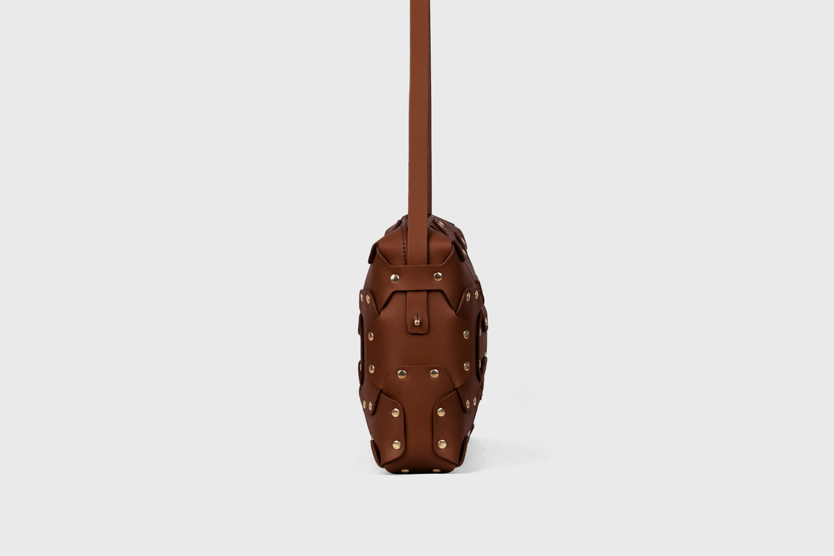 Double Rivet Bag Big Dark Brown Colour Leather Vegetable Tanned Modern Minimal Design Premium Quality Atelier Madre Manuel Dreesmann Barcelona 4