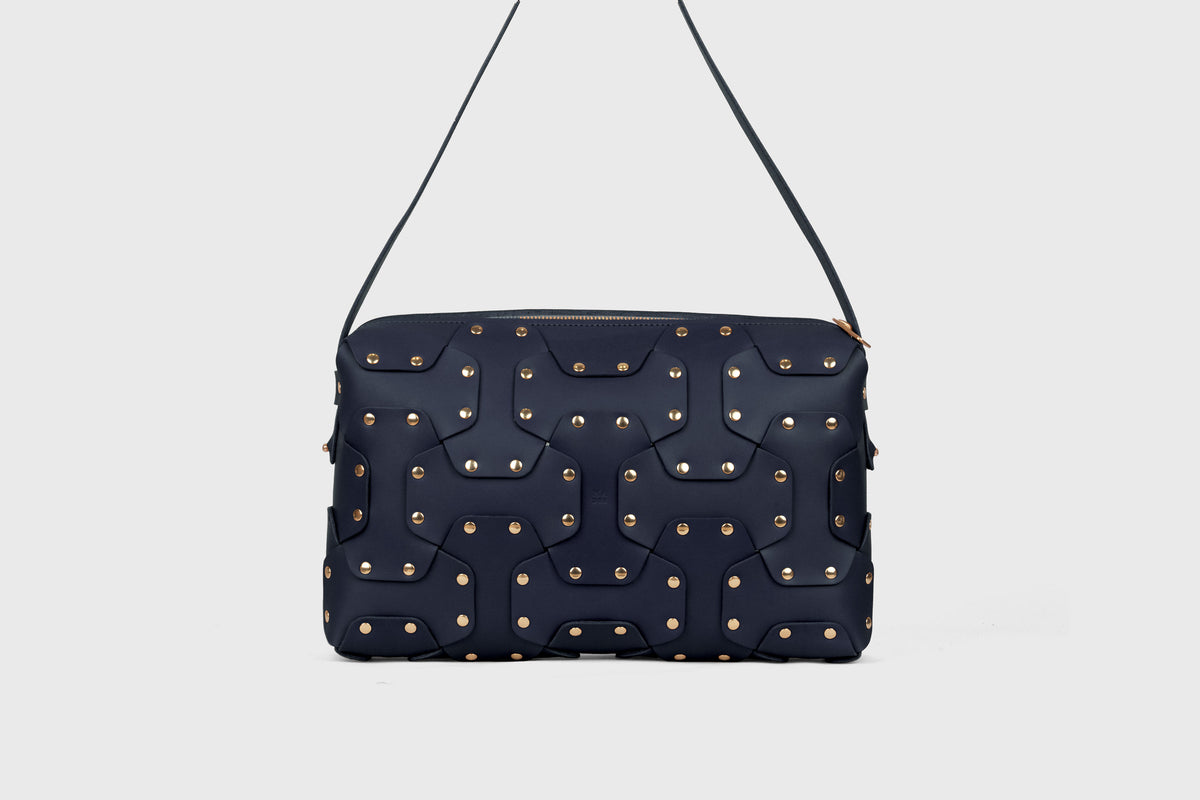 Double Rivet Bag Big Marine Blue Colour Leather Vegetable Tanned Modern Minimal Design Premium Quality Atelier Madre Manuel Dreesmann Barcelona 2