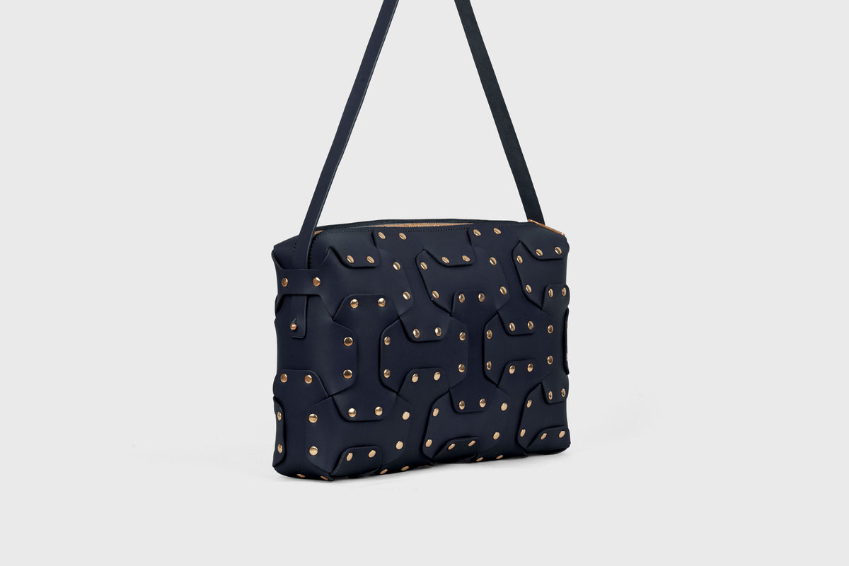 Double Rivet Bag Big Marine Blue Colour Leather Vegetable Tanned Modern Minimal Design Premium Quality Atelier Madre Manuel Dreesmann Barcelona 3