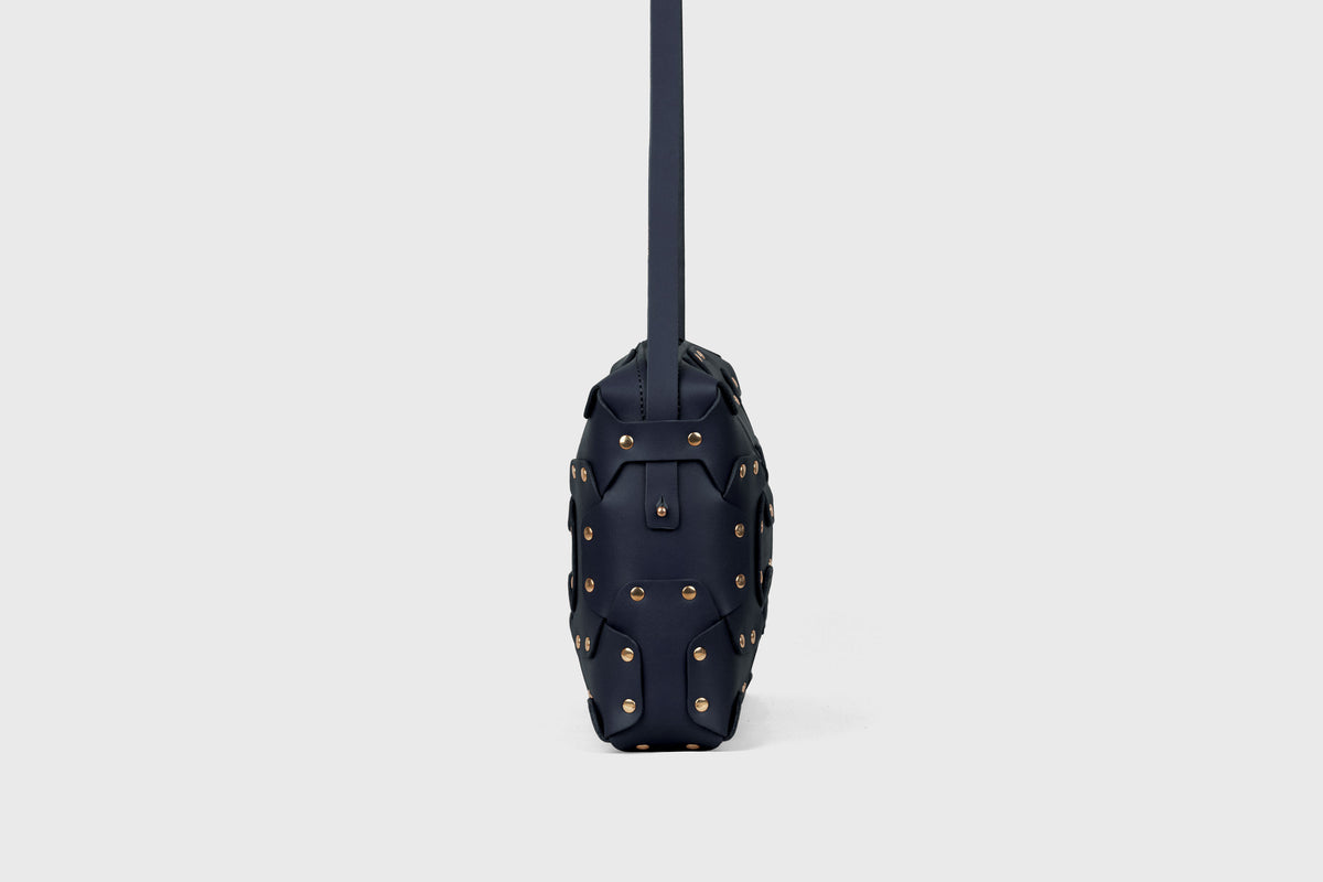 Double Rivet Bag Big Marine Blue Colour Leather Vegetable Tanned Modern Minimal Design Premium Quality Atelier Madre Manuel Dreesmann Barcelona 4