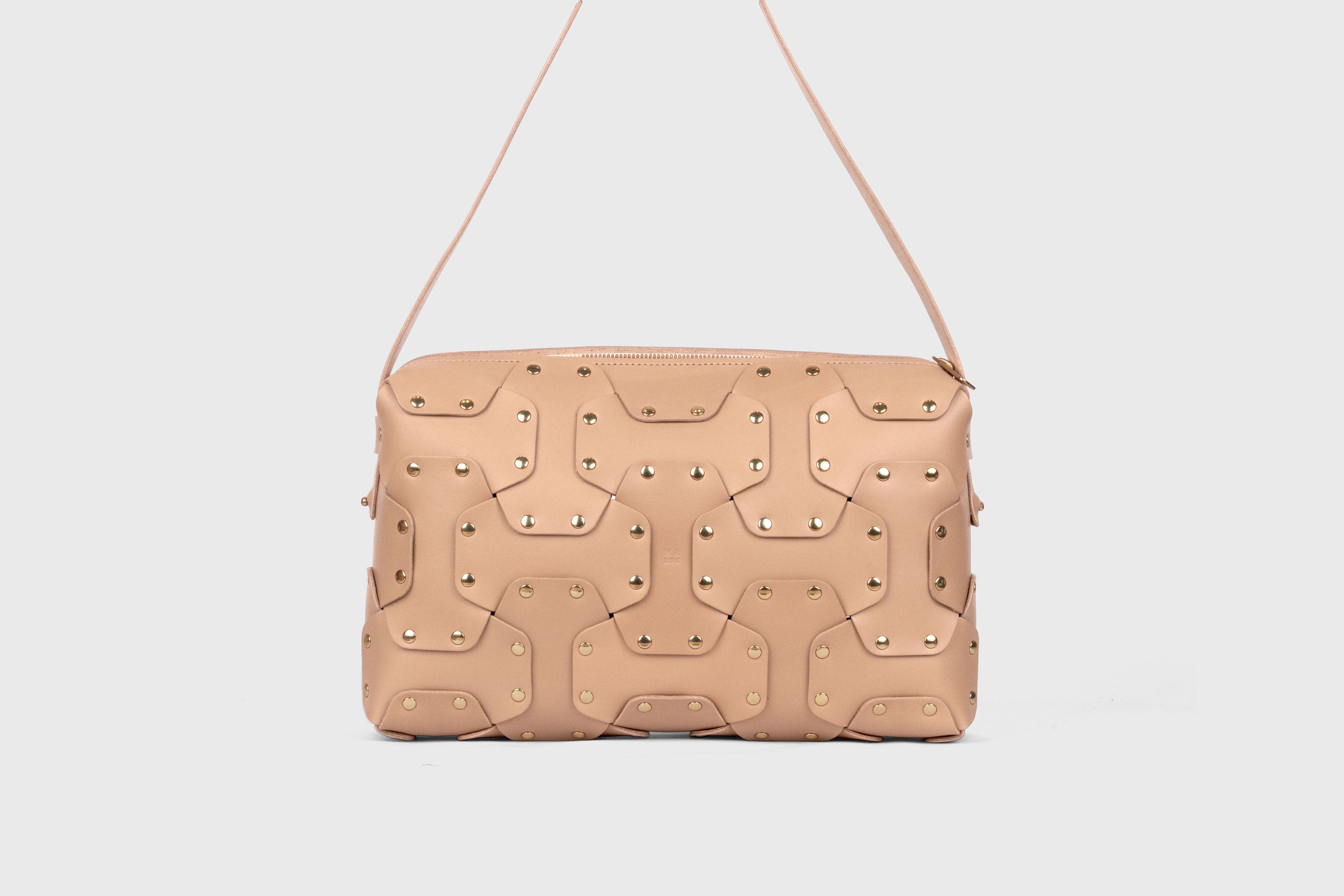 Double Rivet Bag Big, Natural Colour, Vegetable-Tanned Leather, Modern Minimal Design. Premium Quality, Atelier Madre, Manuel-Dreesmann, Barcelona