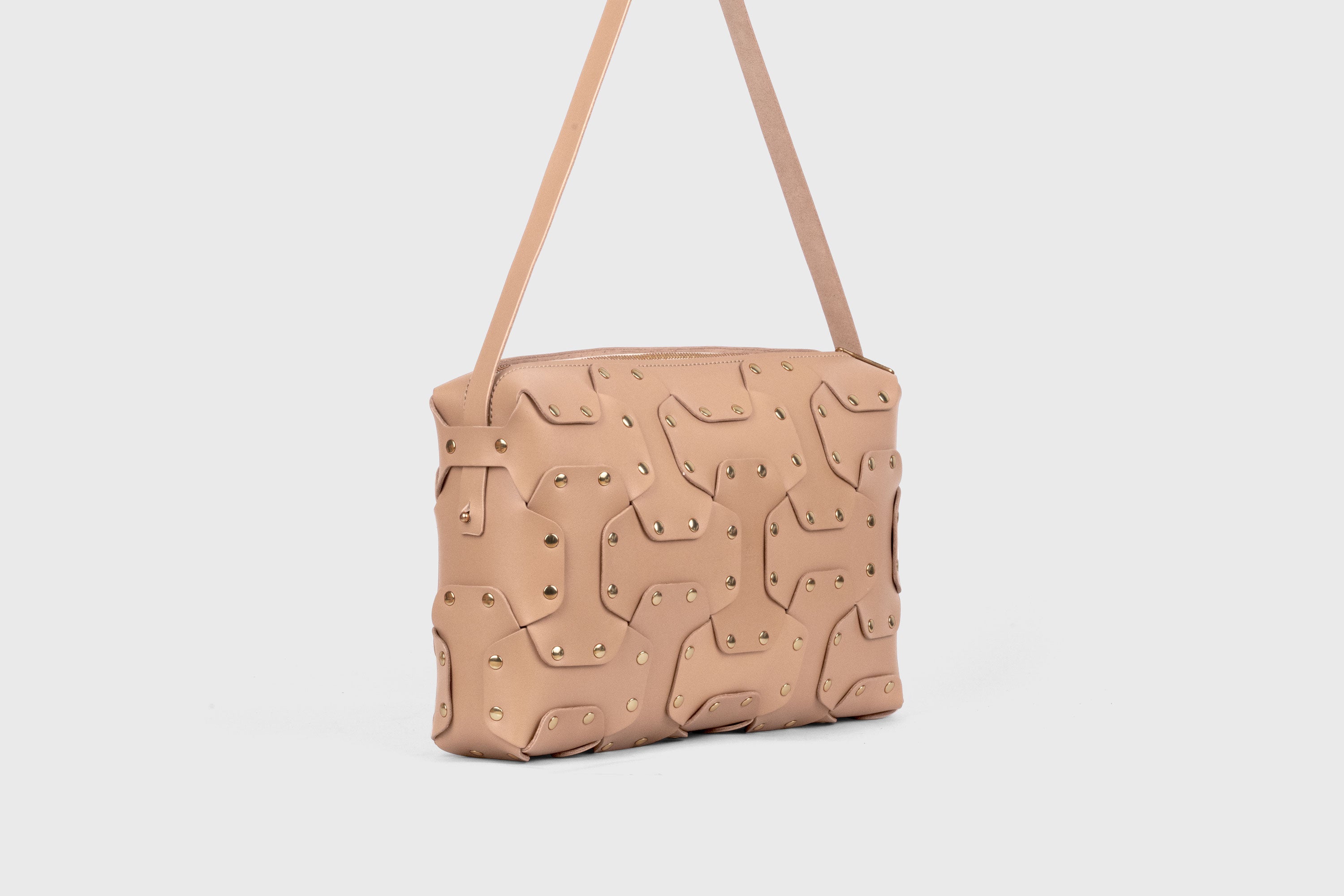 Double Rivet Bag Big, Natural Colour, Vegetable-Tanned Leather, Modern Minimal Design. Premium Quality, Atelier Madre, Manuel-Dreesmann, Barcelona