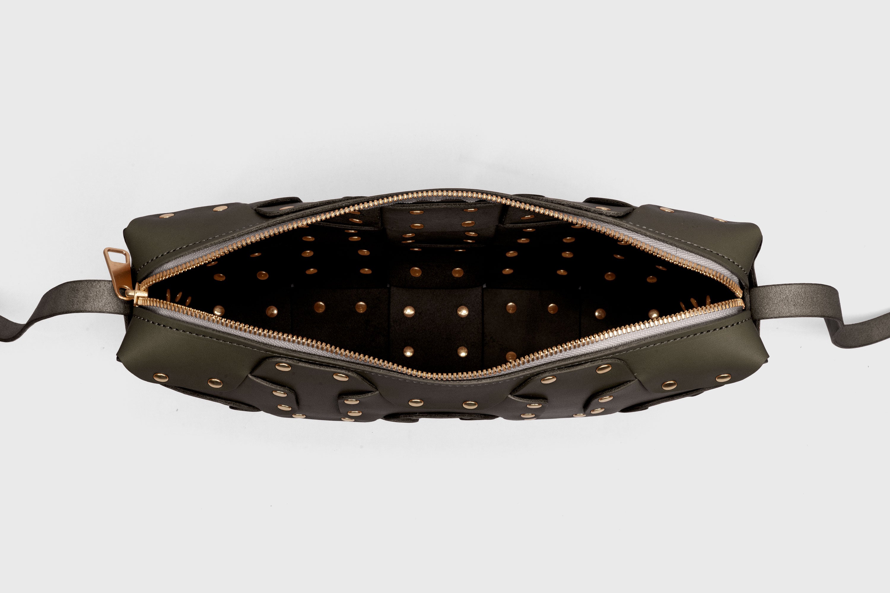 Double Rivet Bag Big, Olive Green Colour, Vegetable-Tanned Leather, Modern Minimal Design. Premium Quality, Atelier Madre, Manuel-Dreesmann, Barcelona