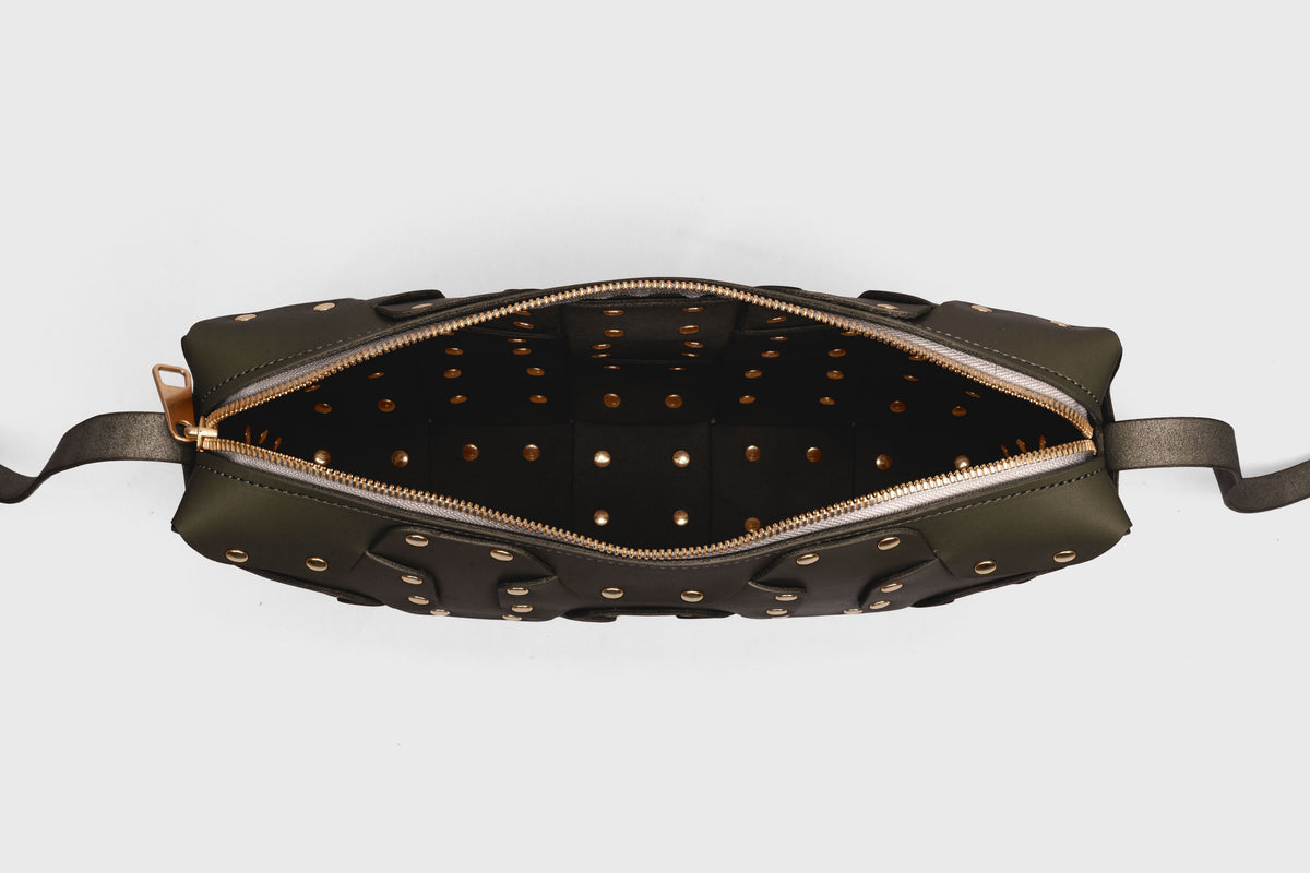 Double Rivet Bag Big Olive Green Colour Leather Vegetable Tanned Modern Minimal Design Premium Quality Atelier Madre Manuel Dreesmann Barcelona 6