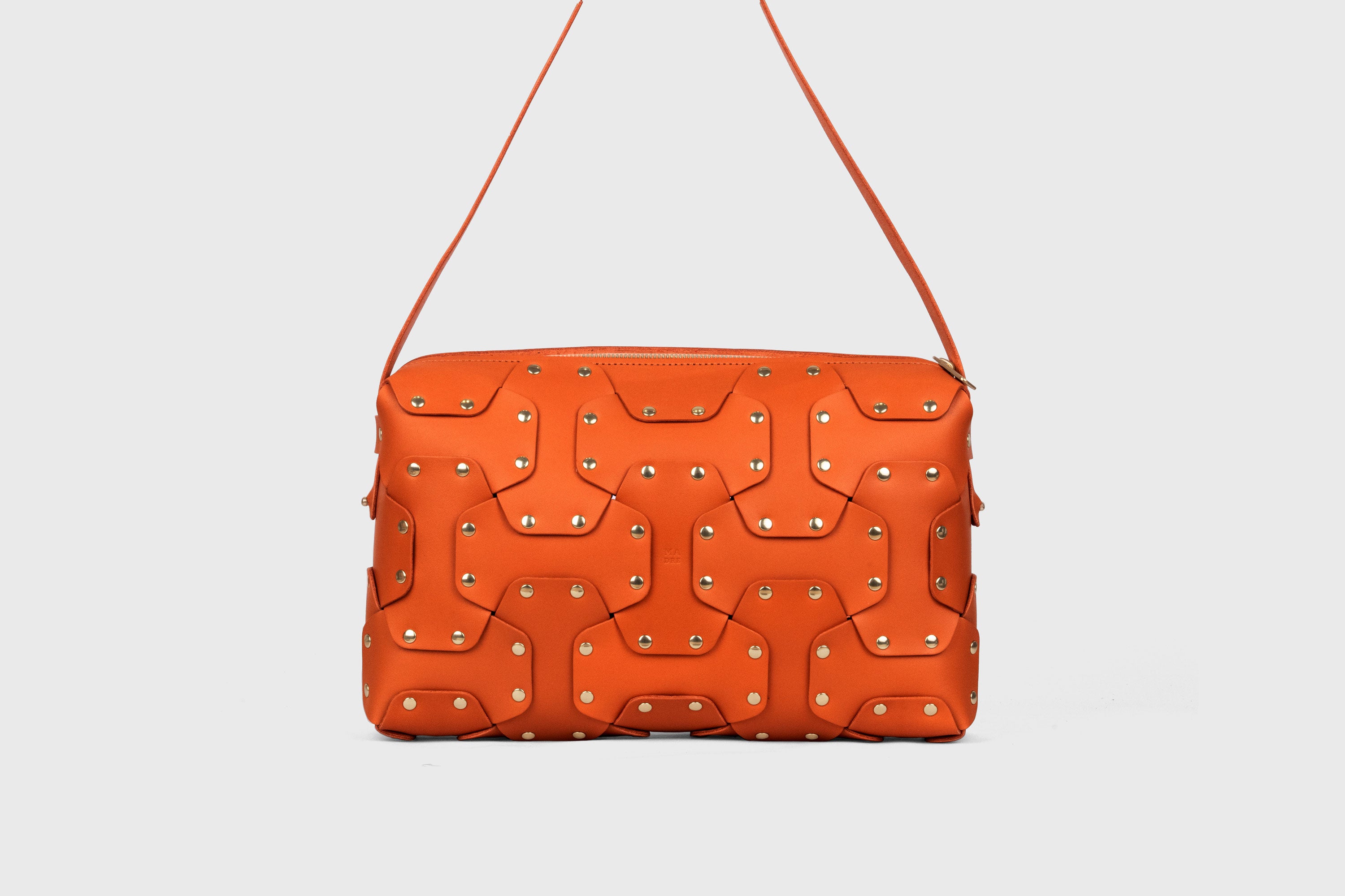 Double Rivet Bag Big, Orange Colour, Vegetable-Tanned Leather, Modern Minimal Design. Premium Quality, Atelier Madre, Manuel-Dreesmann, Barcelona