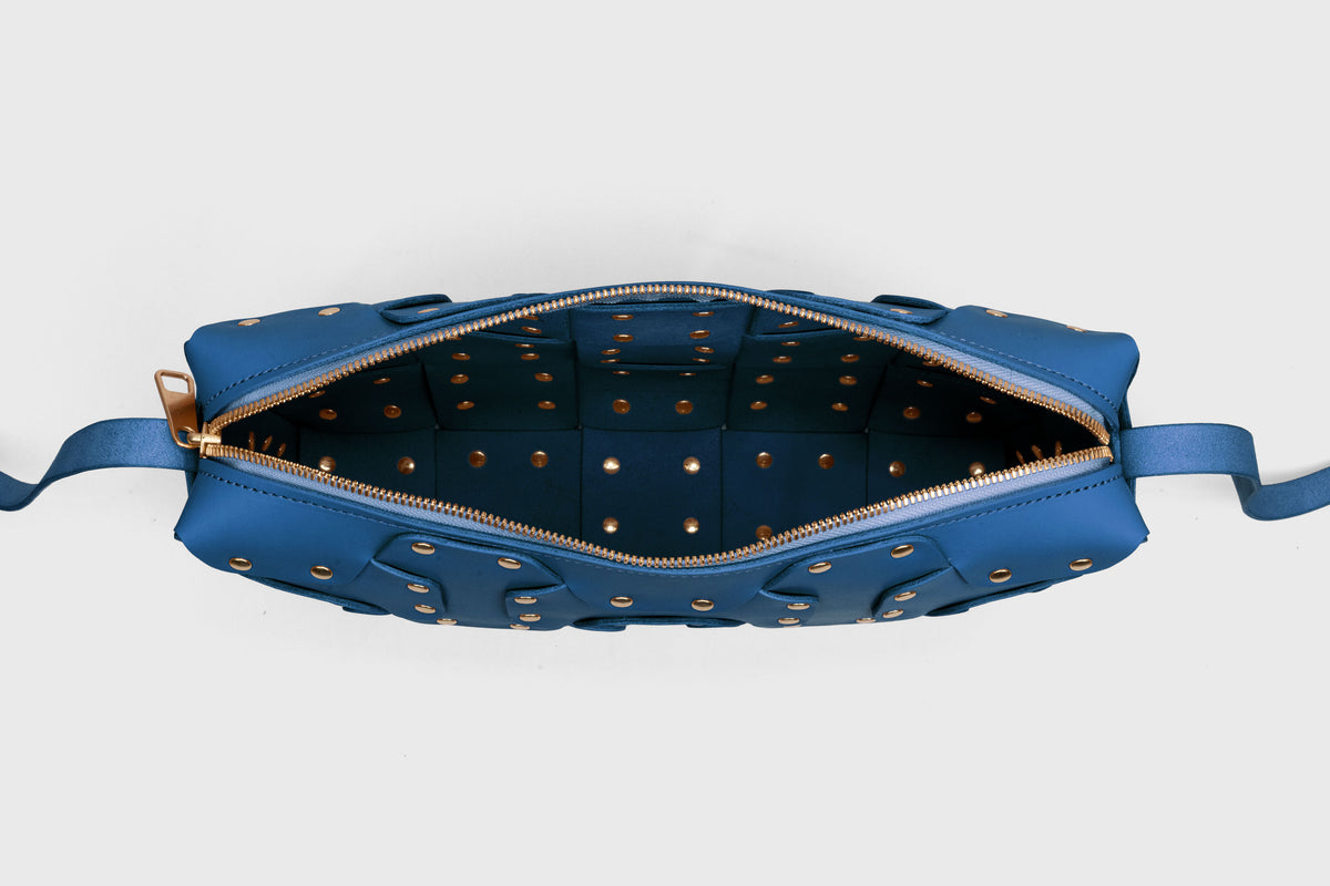 Double Rivet Bag Big Royal Blue Colour Leather Vegetable Tanned Modern Minimal Design Premium Quality Atelier Madre Manuel Dreesmann Barcelona 6