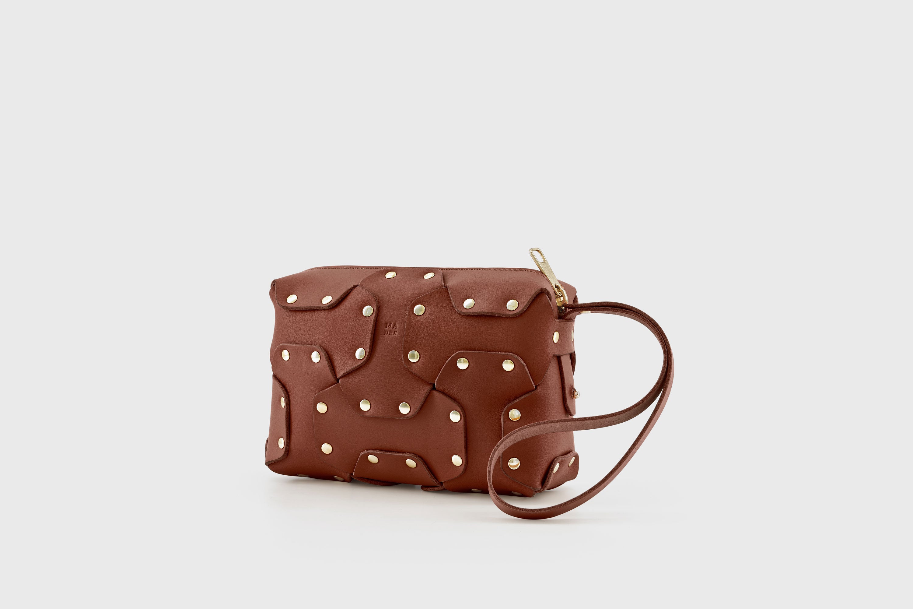 Double Rivet Bag Dark Brown Color Leather Full Grain Vegetable Tanned Leather Modern Minimalist Design Premium Quality Full Brass Clutch Crossbody Shoulder Bag Atelier Madre Manuel Dreesmann Barcelona Spain