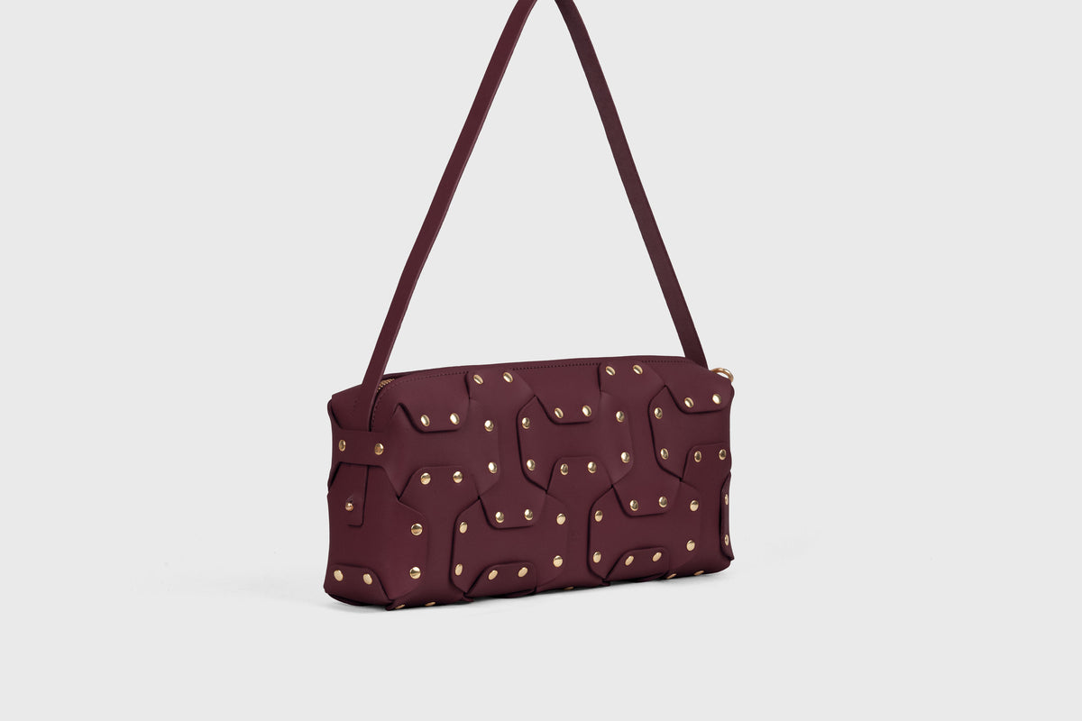 Double Rivet Bag Long Burgundy Colour Leather Vegetable Tanned Modern Minimal Design Premium Quality Atelier Madre Manuel Dreesmann Barcelona 2