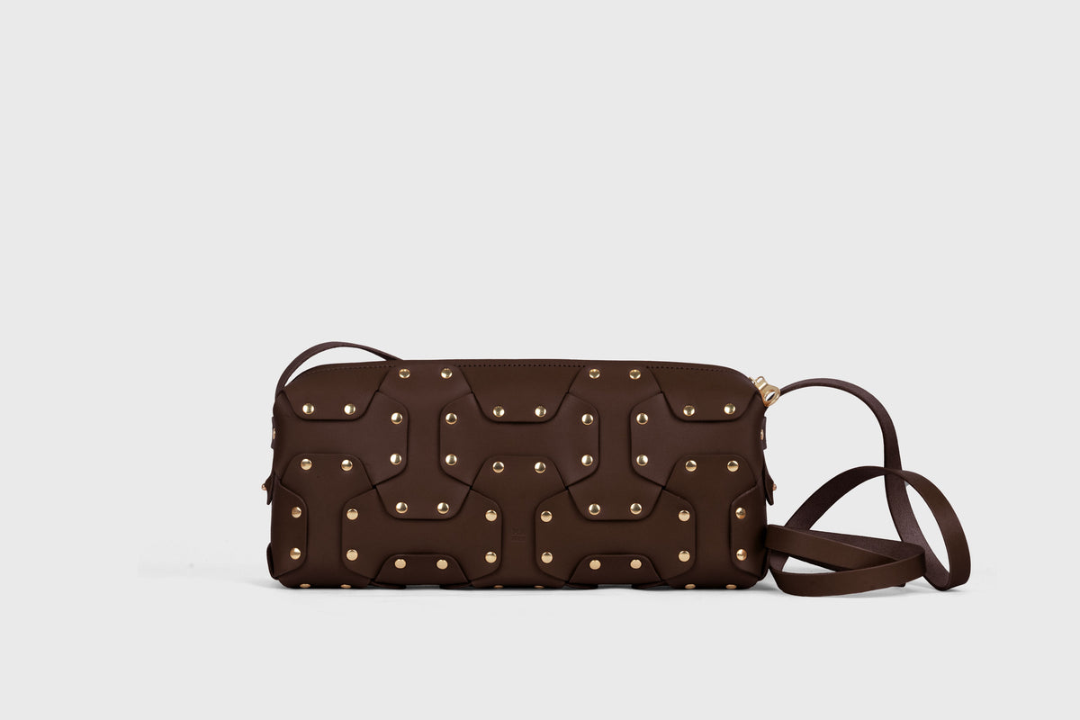 Double Rivet Bag Long Chocolate Brown Colour Leather Vegetable Tanned Modern Minimal Design Premium Quality Atelier Madre Manuel Dreesmann Barcelona 4